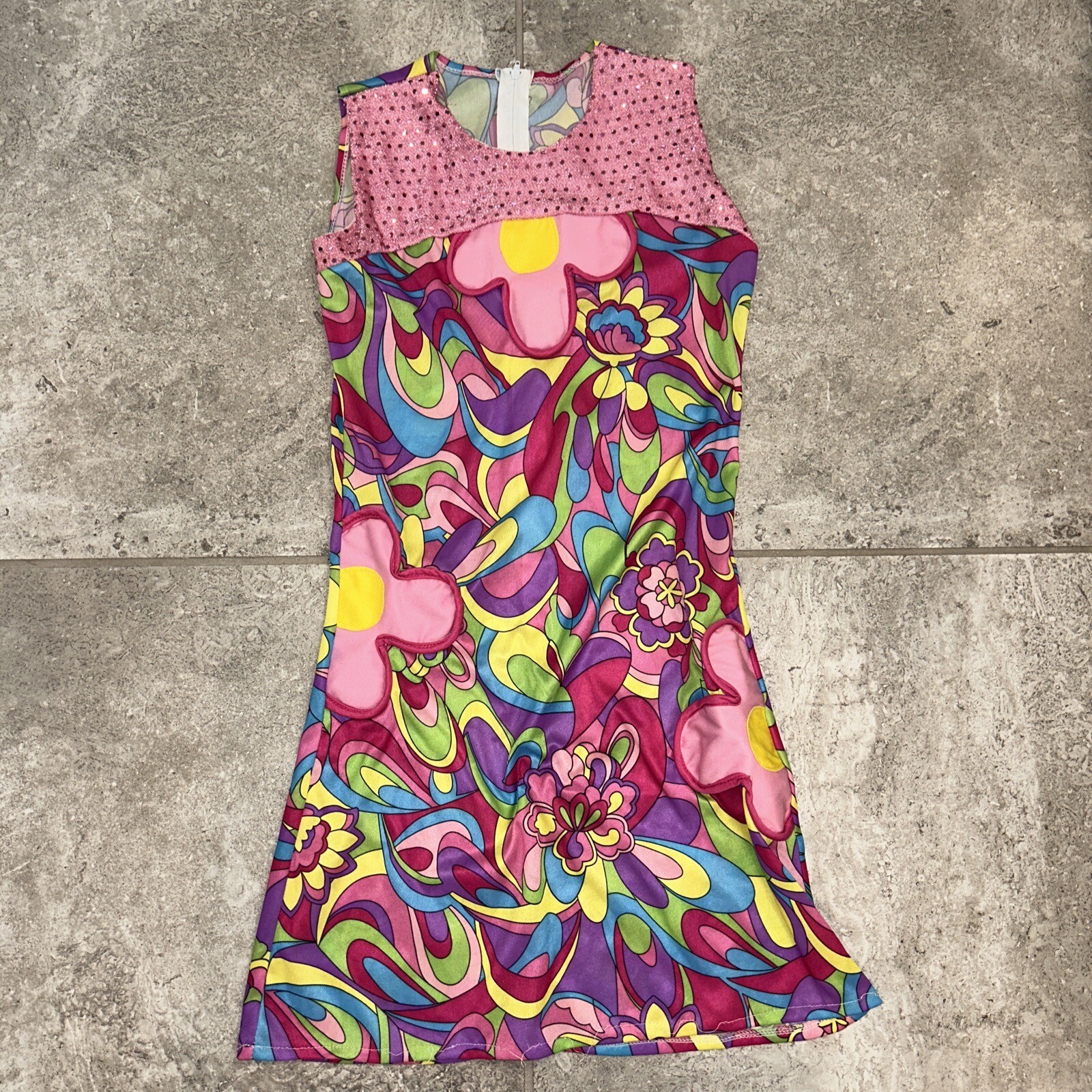 1960’s Style Dress and Jewelry Halloween Preteen Costume