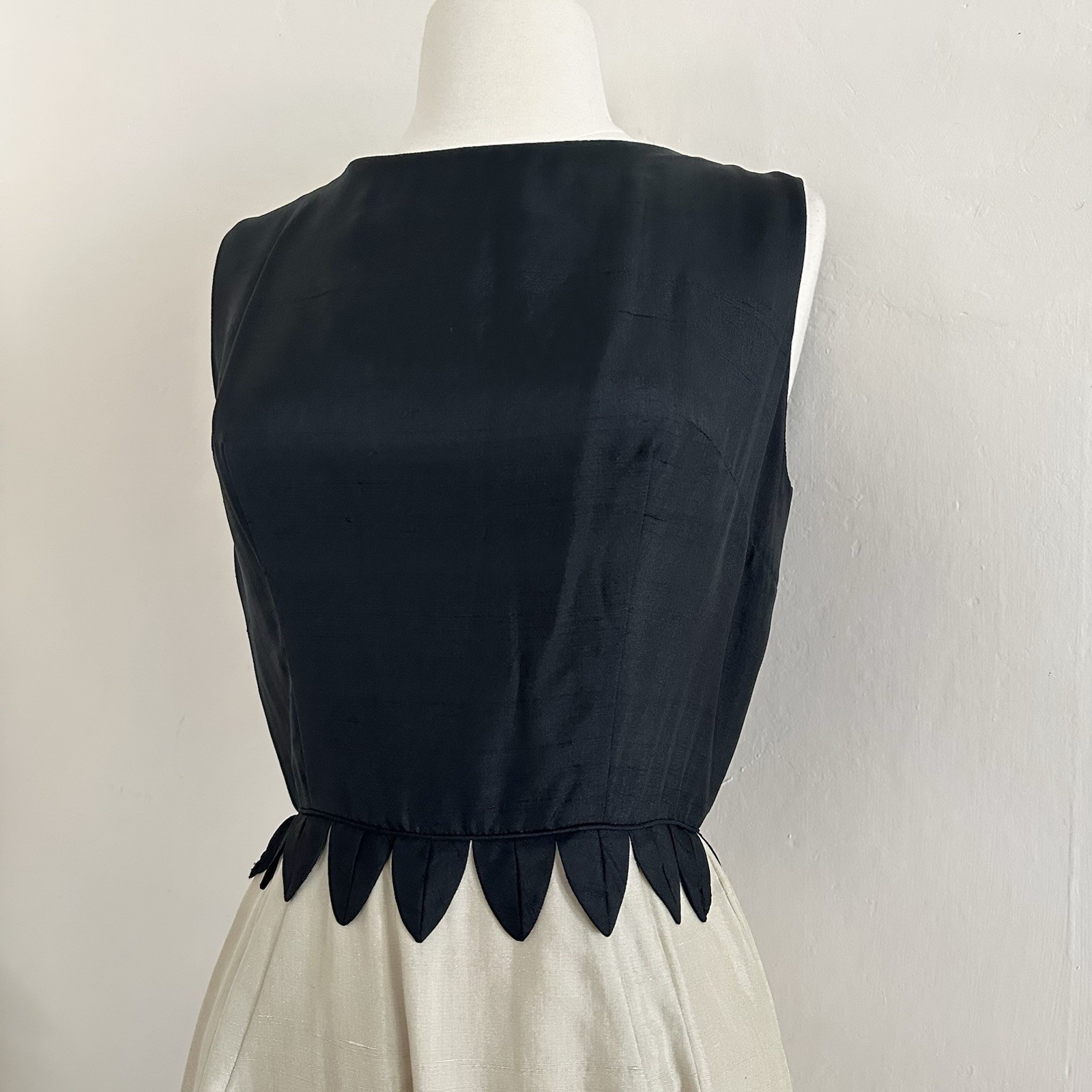 Vintage 60s Jay Herbert Silk Dress Sz XS/S Black Cream Gold Cocktail Knee Length