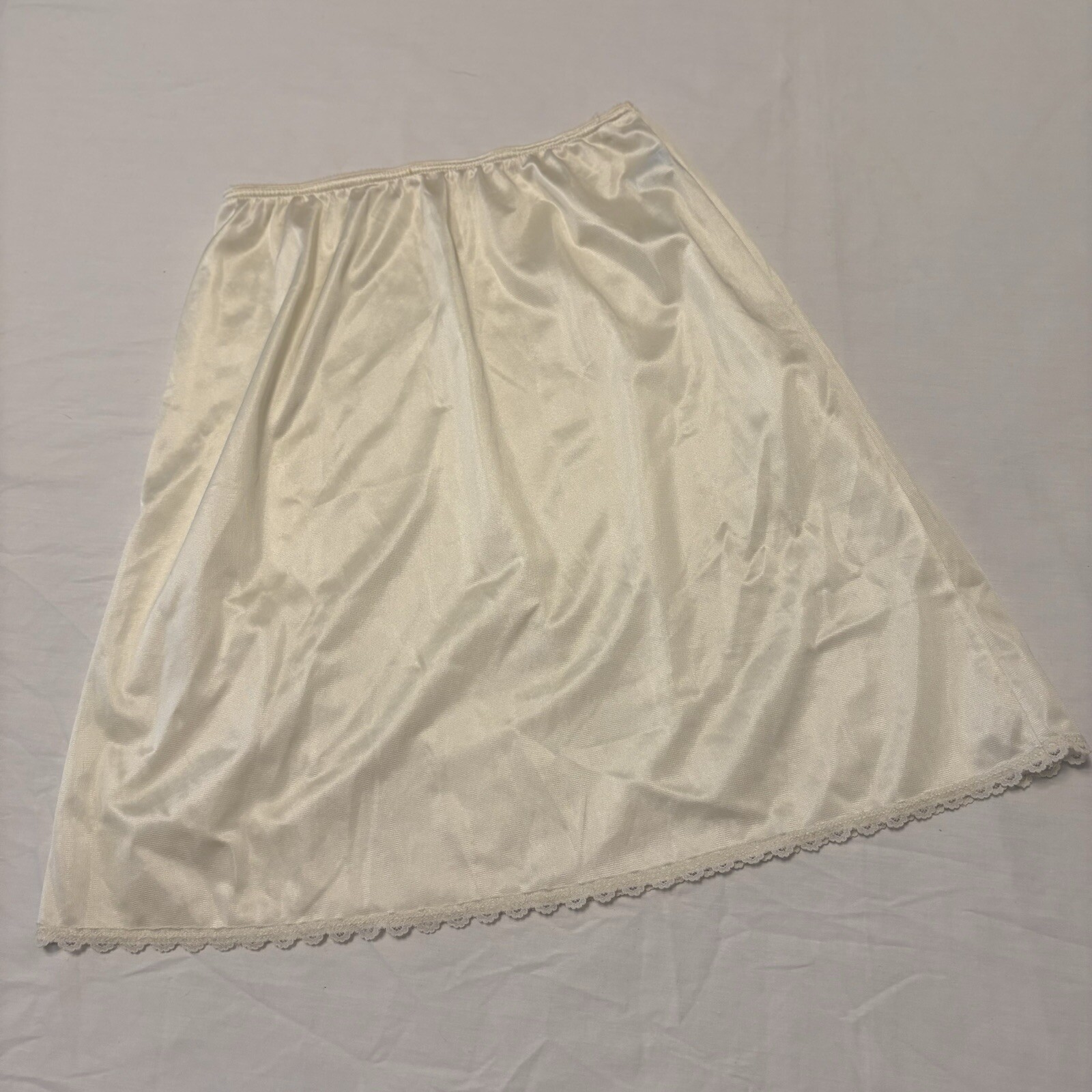 VTG Warners Women Small Half Slip 19″ #55300 Lace Hem Perfect Measure 100% Nylon