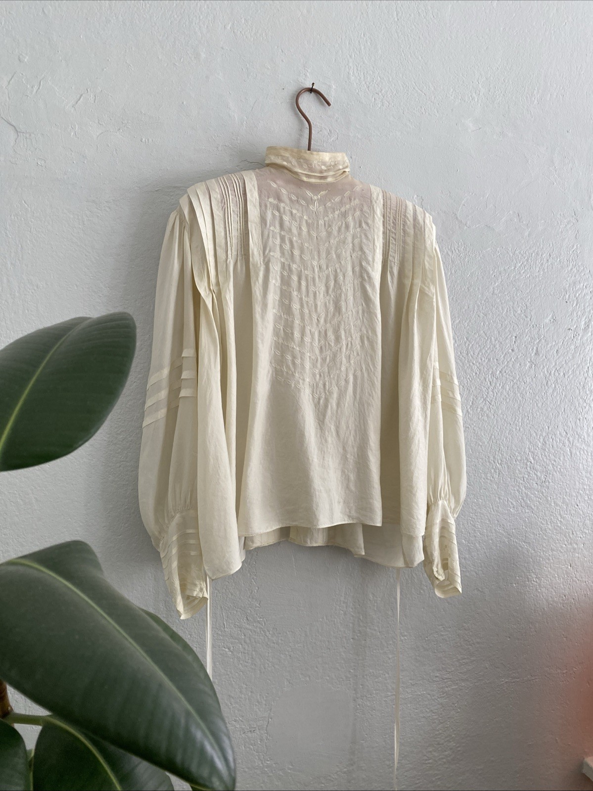 Antique Vintage White Silk Baloon Sleeve Pleated Blouse Floral Embroidery Sz XXL