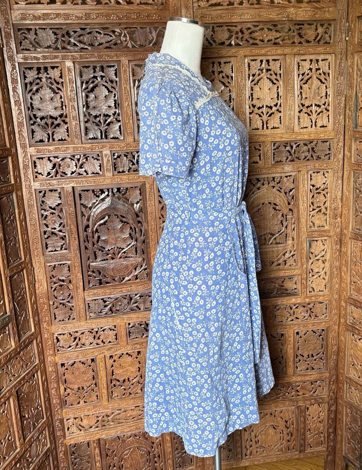 Vintage 40s 50s Blue Day Dress Calico White Floral Print Size M