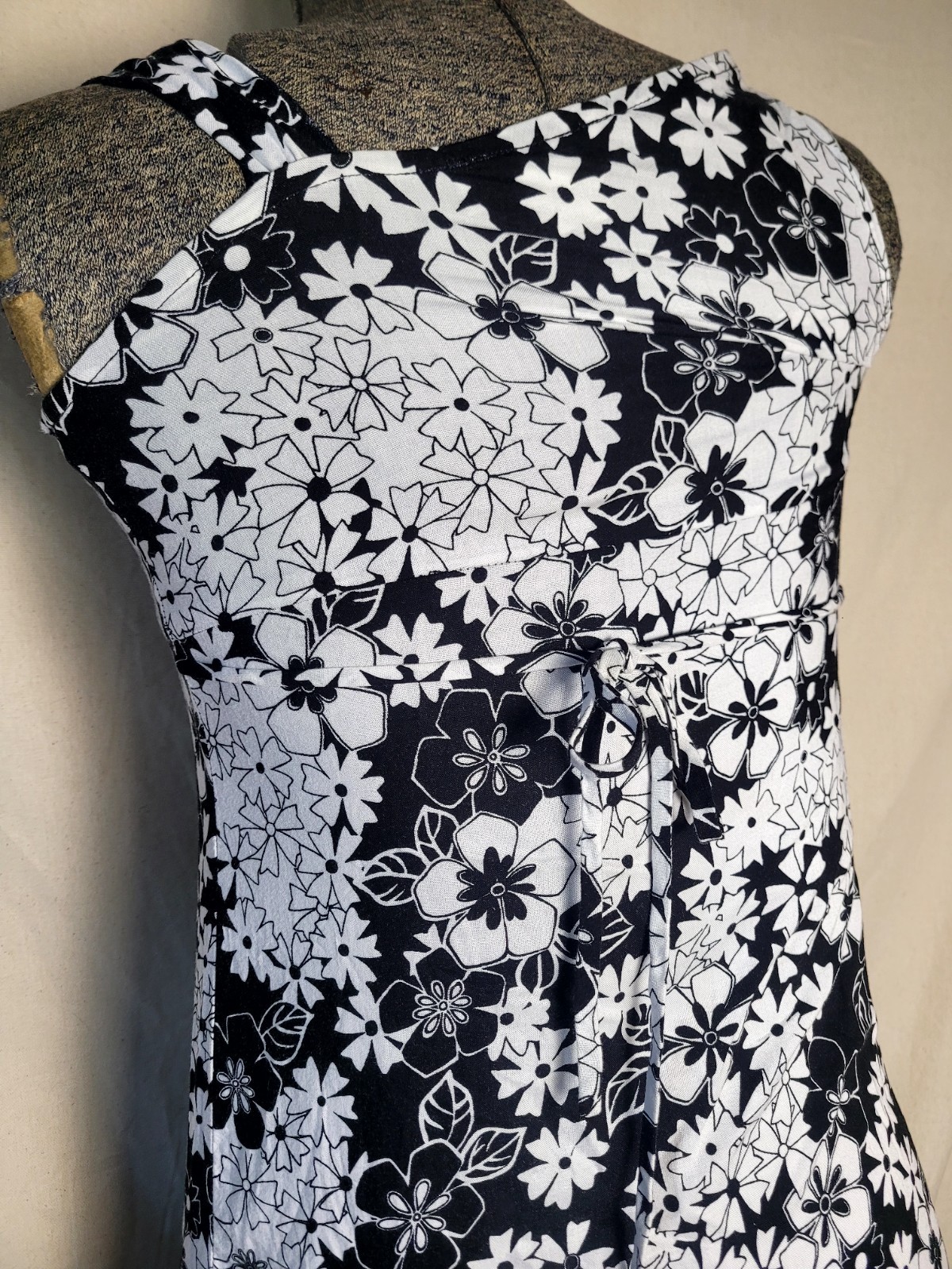 Vintage 80s 90s Black White Floral Mini Dress Ruffle Hem Amy Byer Summer XS/S