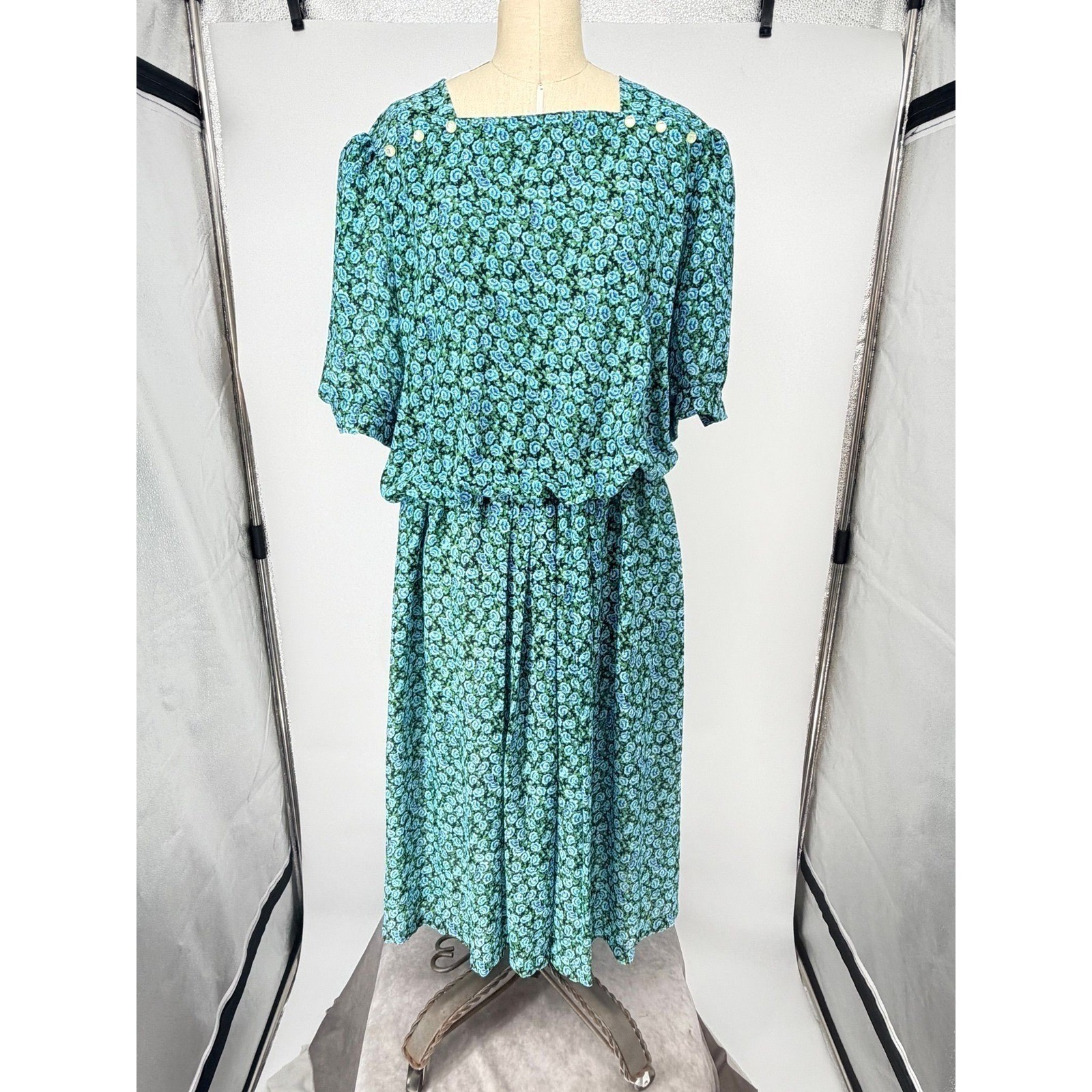 Vintage size 18 Womens Dress Caroline Wells II Blue Floral Cottagecore