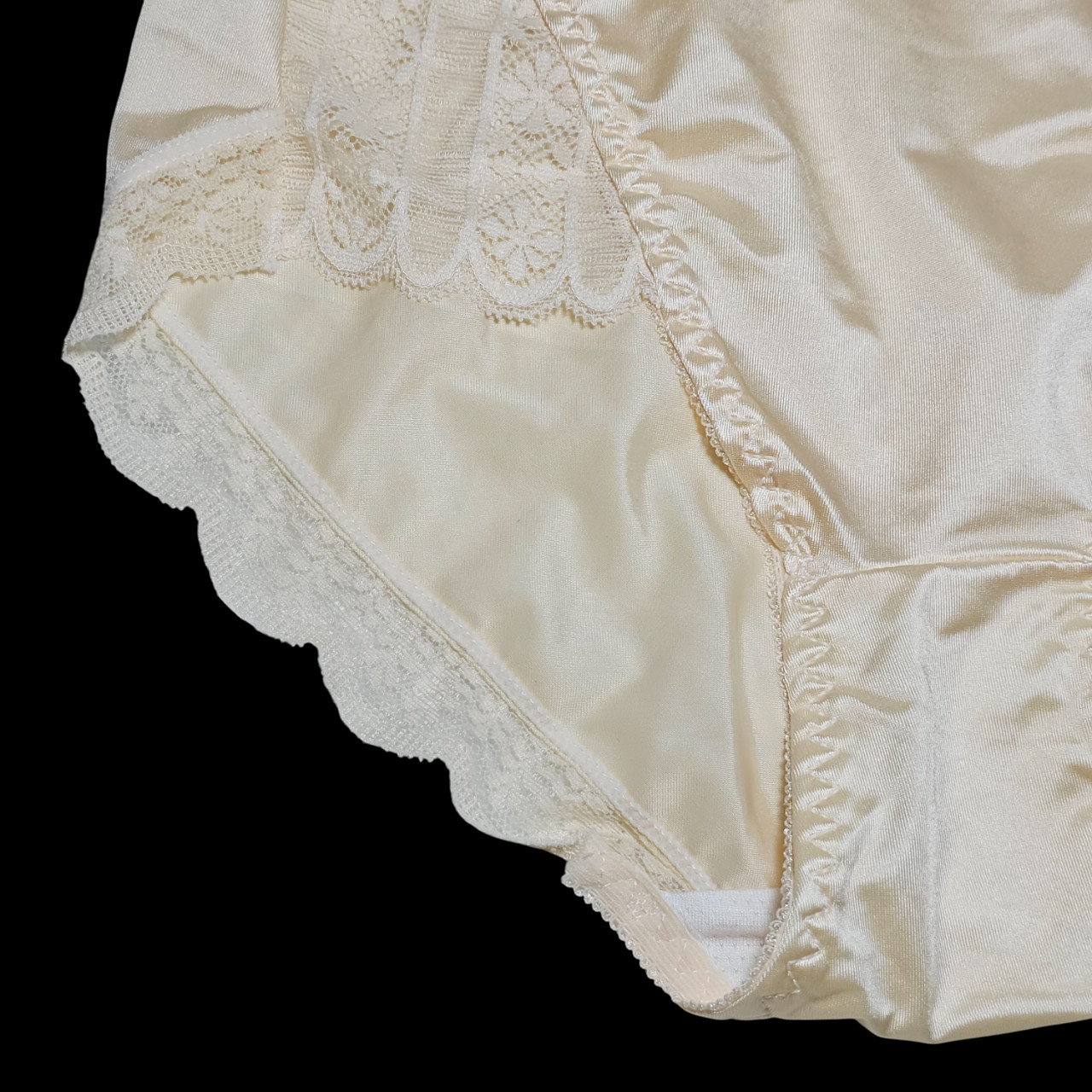 Vintage Slippery Yellow Panty Nylon Spandex Sissy Lace Brief Size 6-7 Hip 35-39″