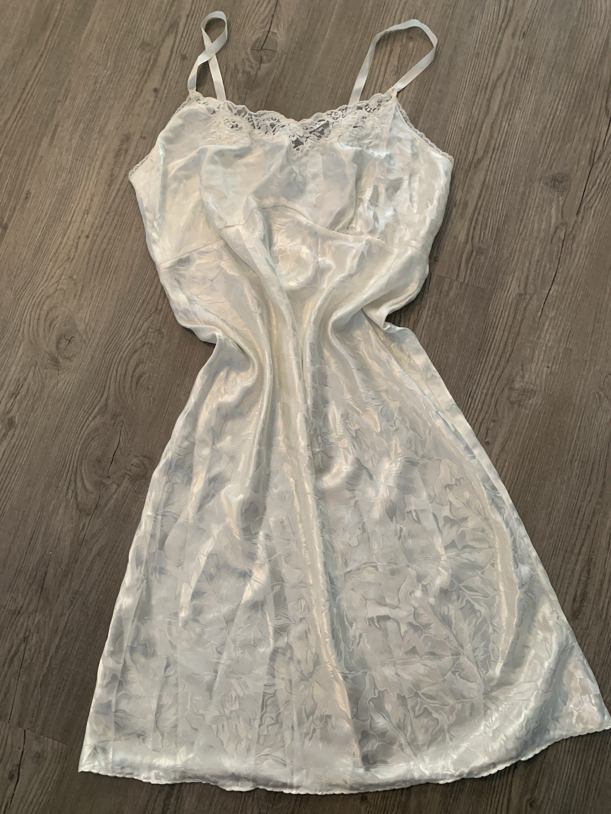 VTG VENTURA IVORY NIGHTGOWN /SLIP Dress LACE EMBOSSED SATIN ADJ STRAPS SIZE 42