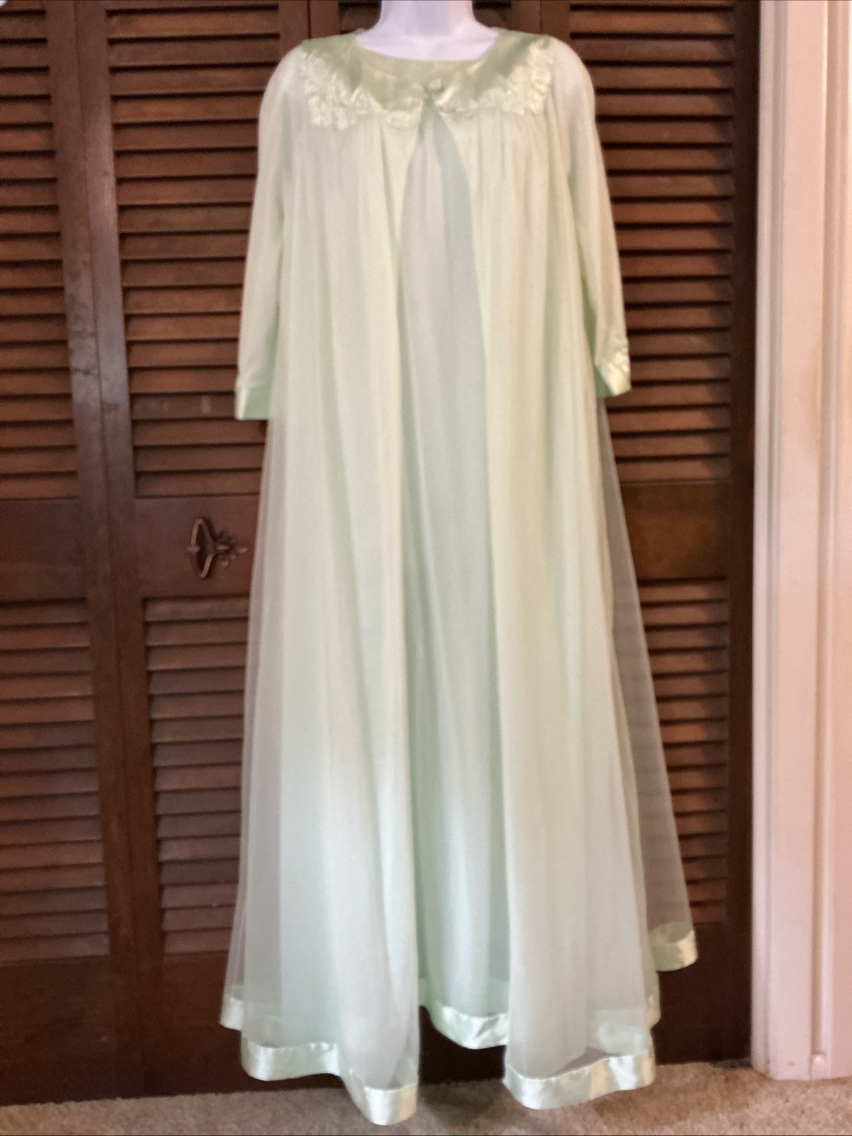 Gossard Artemis Large Mint Green Vintage Lace Robe & Nightgown Peignoir Set
