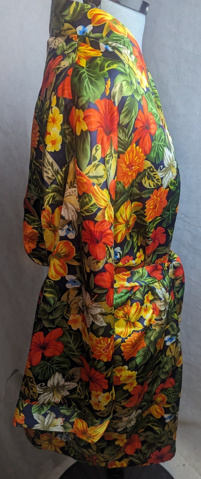 Lillian Lorow Designs Vintage 1980’s Floral robe Medium 10-12