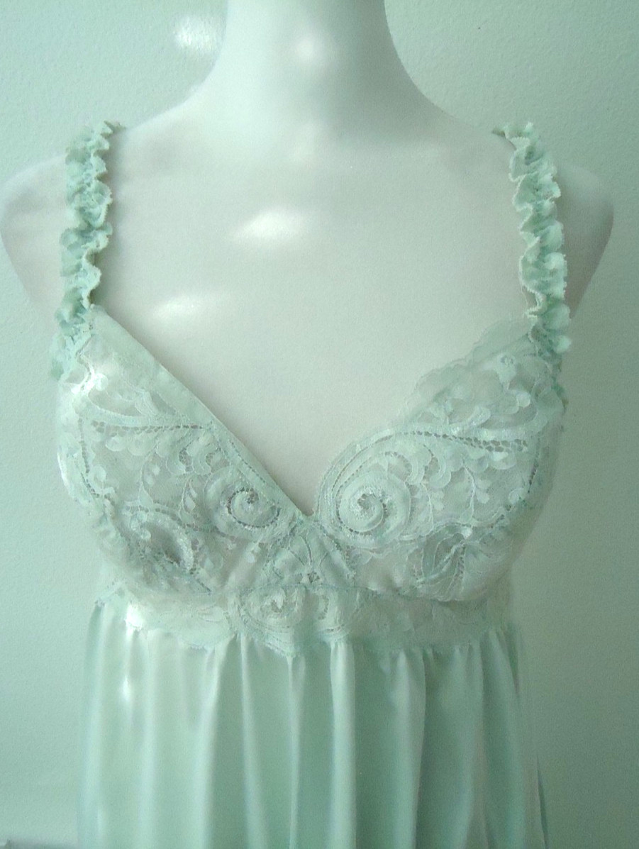 Vintage 70s Olga?Full Sweep Nightgown Mint Green Lace Front Size-36/S
