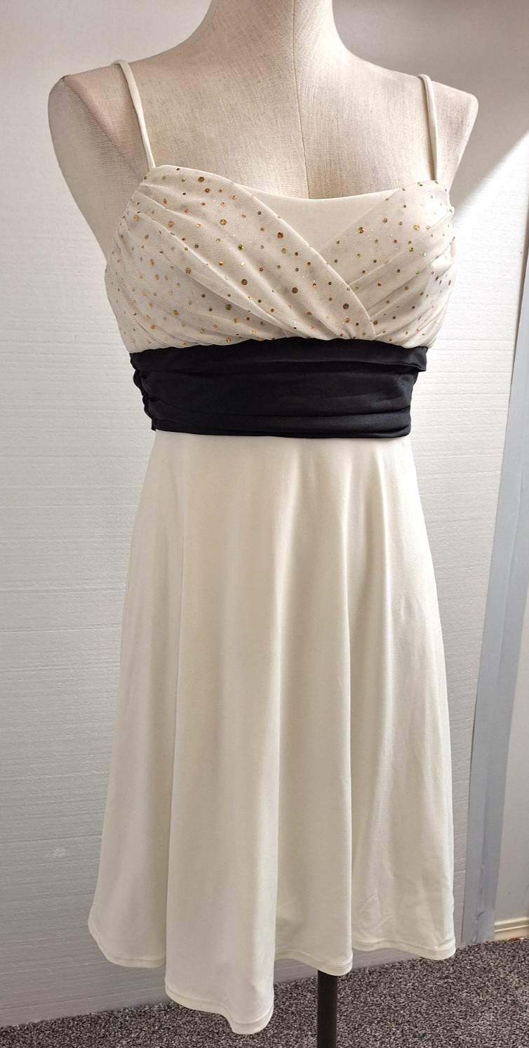 Y2K CITY TRIANGLES Size M Ivory/Black Formal Chiffon Dress w/Sequins
