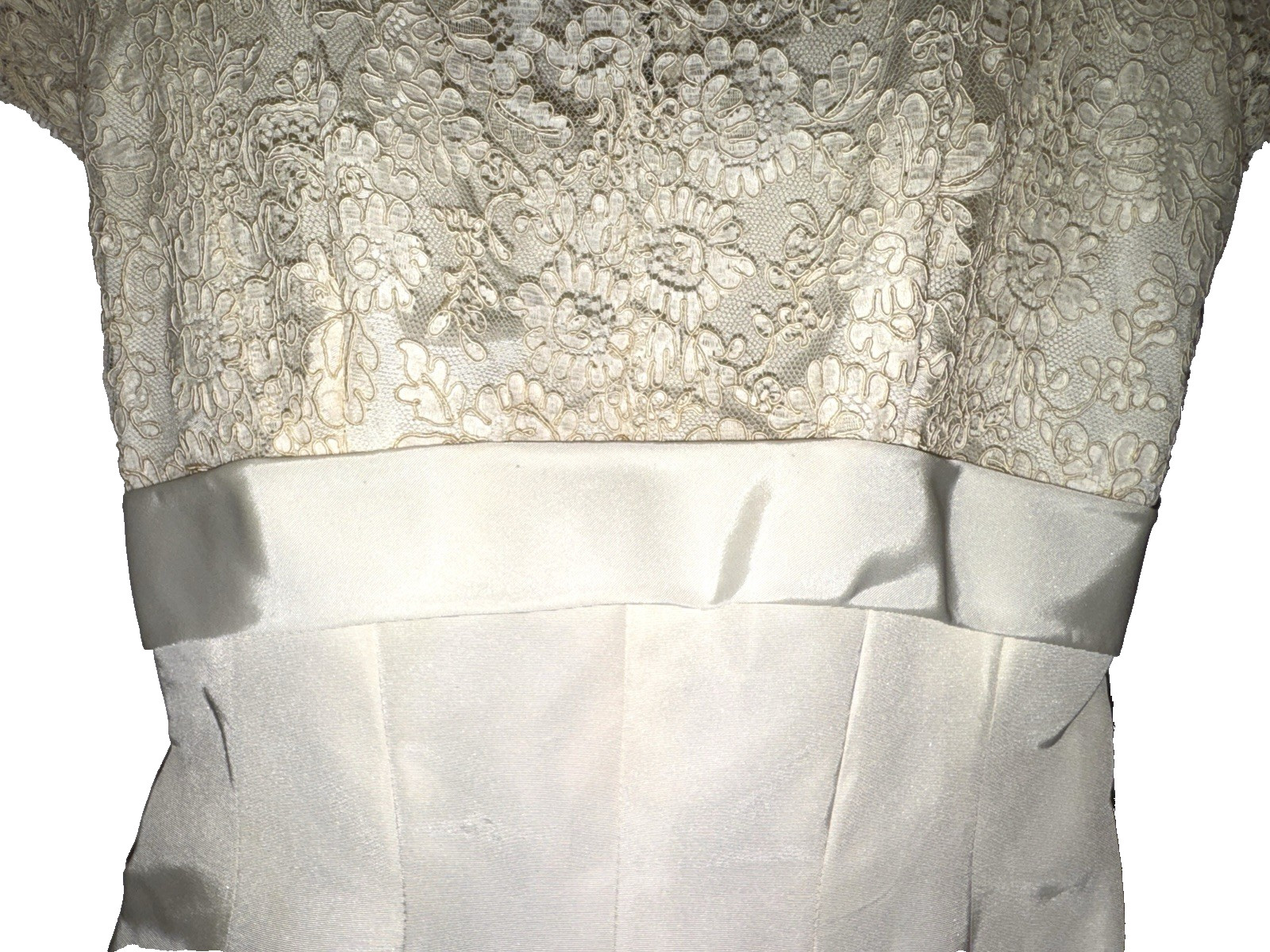 1960s Vtg Chantilly LACE SATIN WEDDING GOWN Petticoat VEIL Sz Small Saks 5th Ave