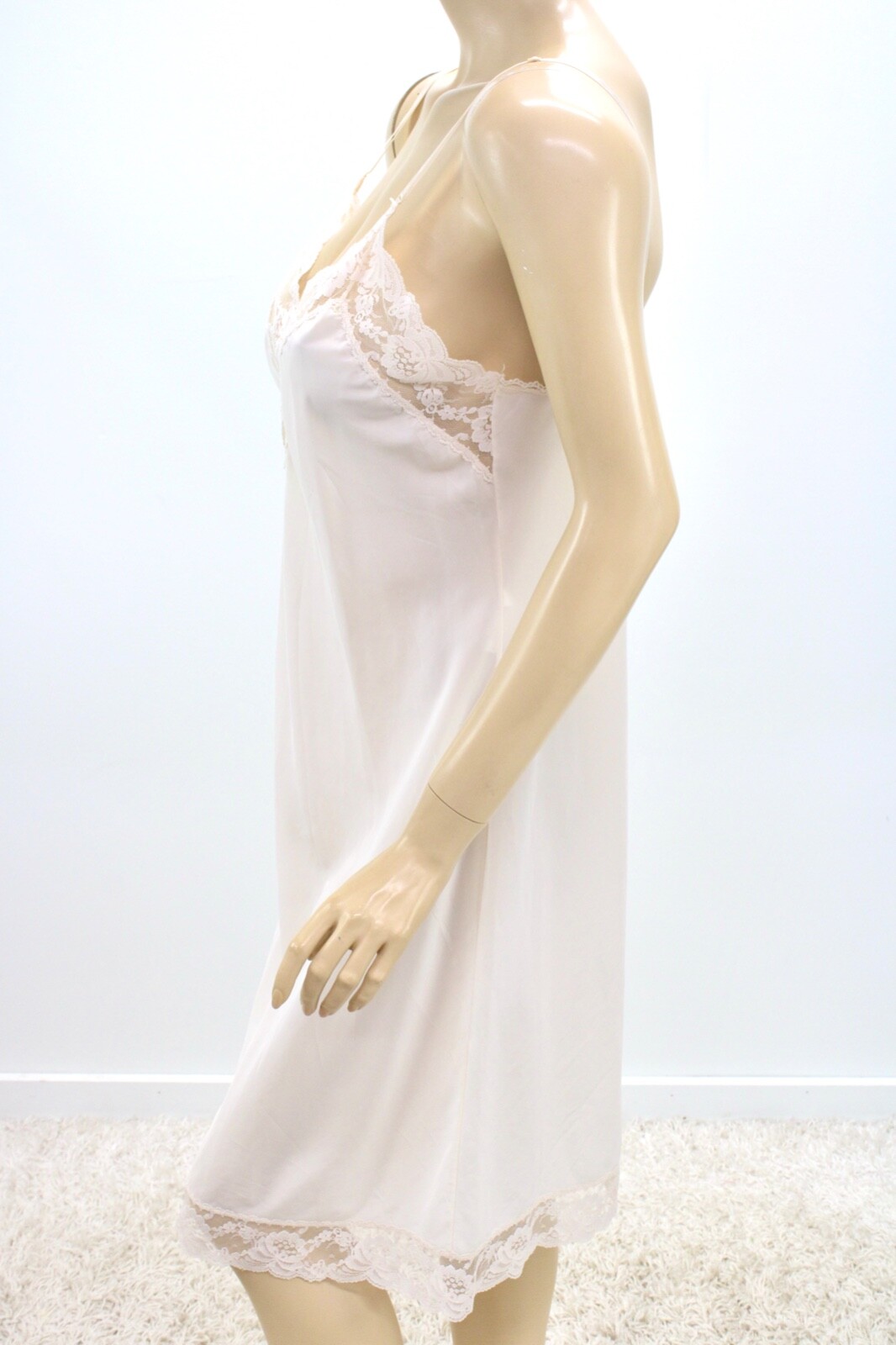 Vintage Barbizon Full Slip sz 36 Faintly Pink Nylon Poly Blend Lace Satin Straps