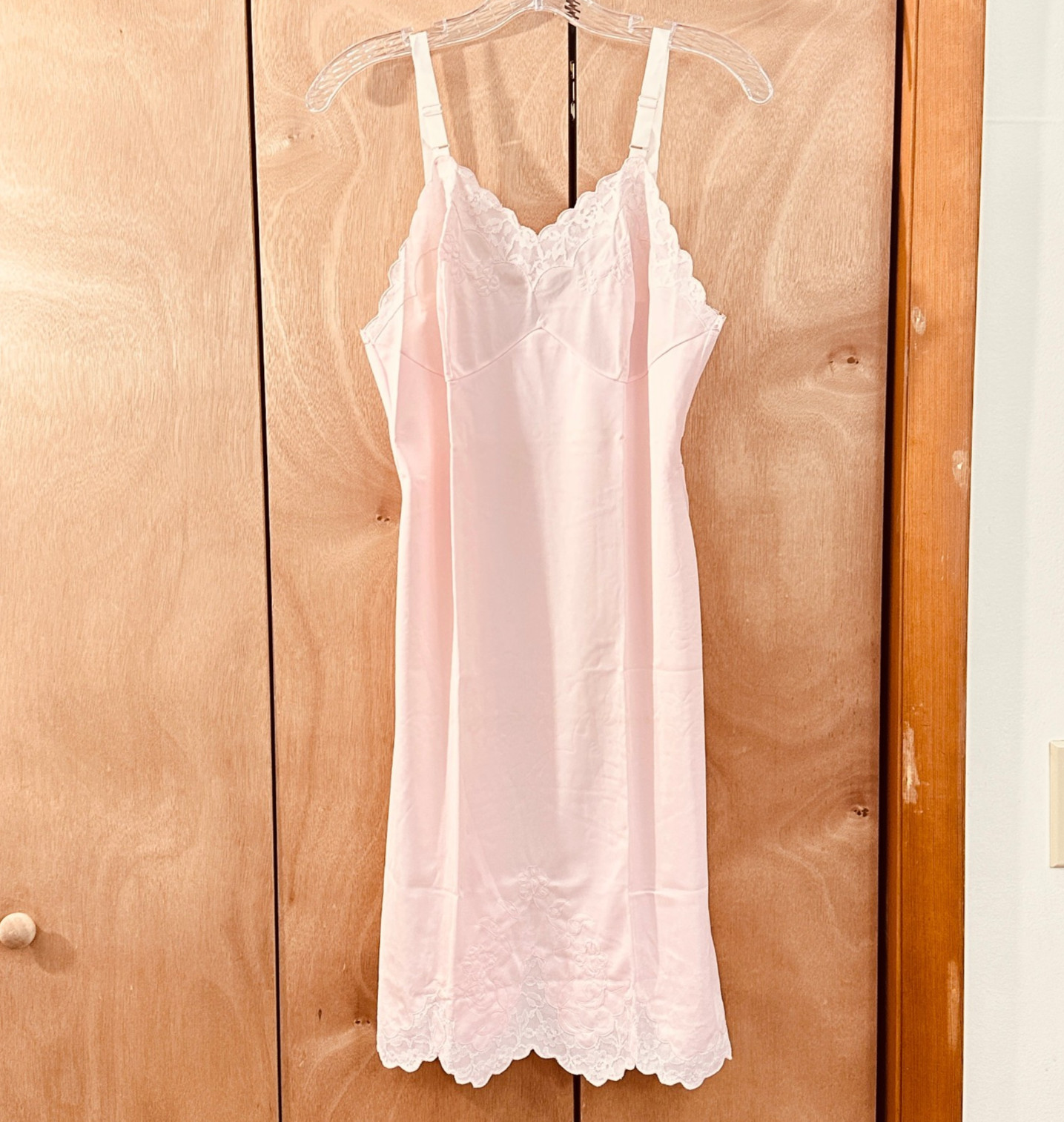 Karen Lisa Pink Nylon Tricot Full Slip Shadow Panel Size 34 to 32″ Bust 1970s