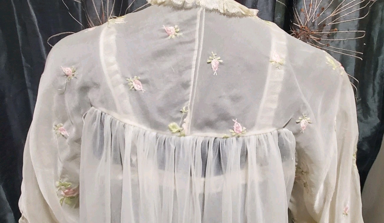 Mid-Century Vintage Lady Leonora 60’s Sheer Lace Nightgown Robe, EUC