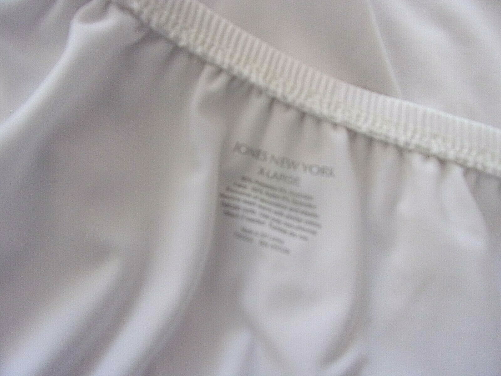VINTAGE JONES NEW YORK SIZE LARGE 30/32 CREAMY WHITE NYLON 1/2 SLIP