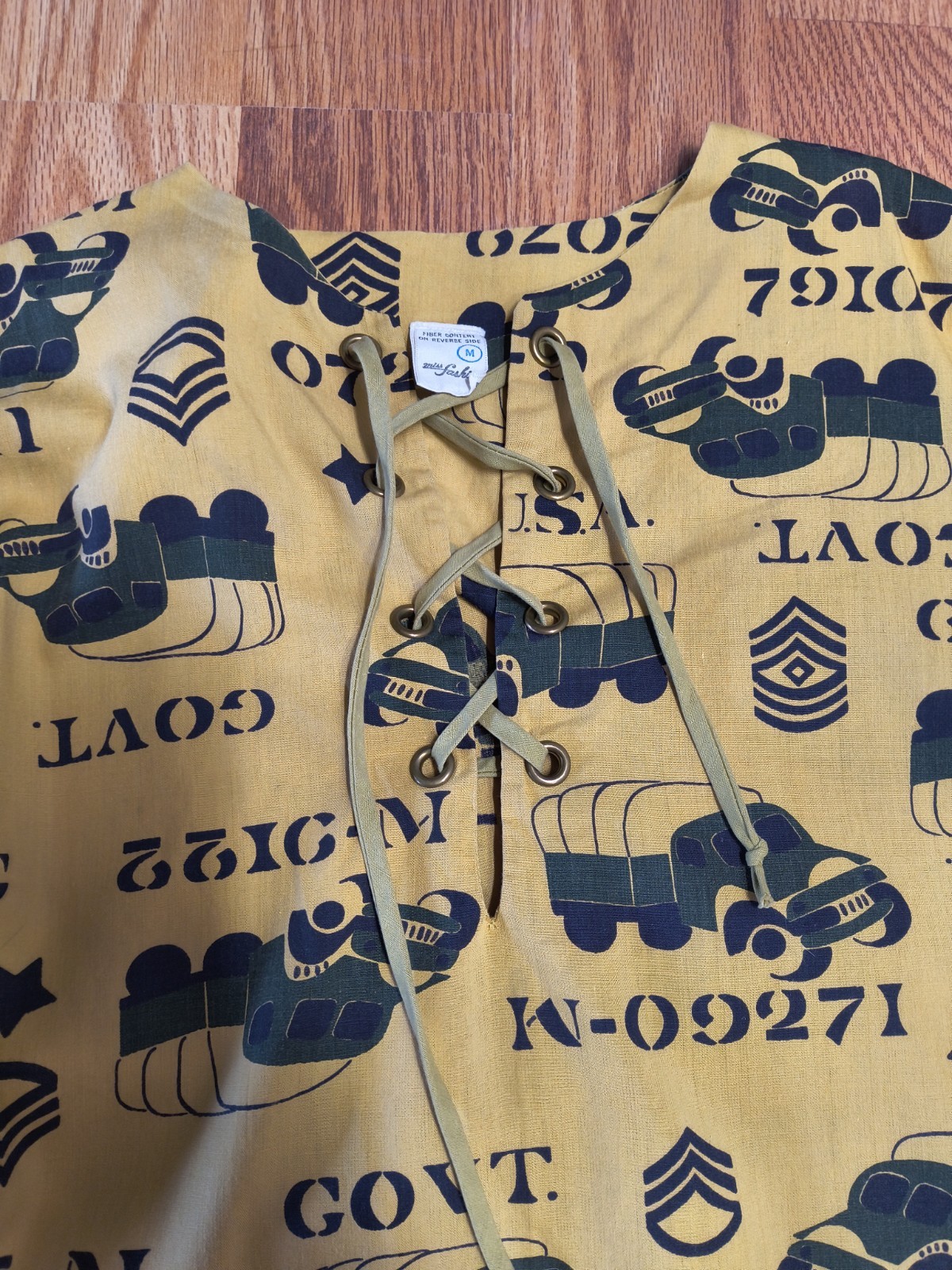 Vintage Miss Fashion Shirt Womens M Army Truck Novelty Print Grommet Trim