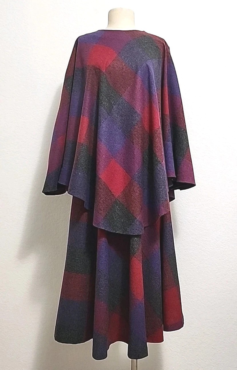 Vintage High-end Wool Blend Magenta Plaid Skirt w Matching Cape Poncho 2pc Set 3