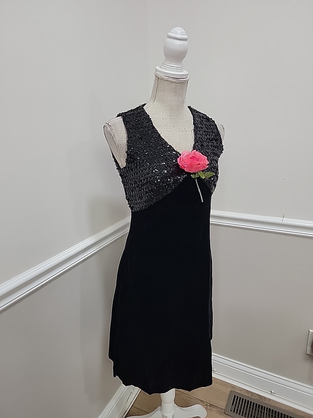 VTG 60s The Kollection Ltd Black Velvet Evening Gown – Sequin Bodice,Mod GoGo