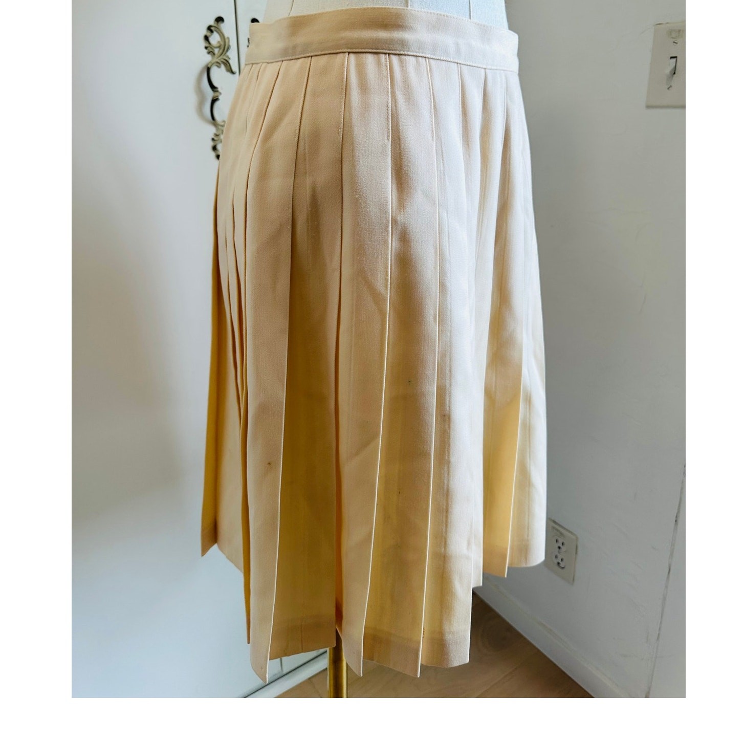 Vintage 90s Wool Pleated Skirt Cream Size Medium/10 Prep Twee Schoolgirl Looks