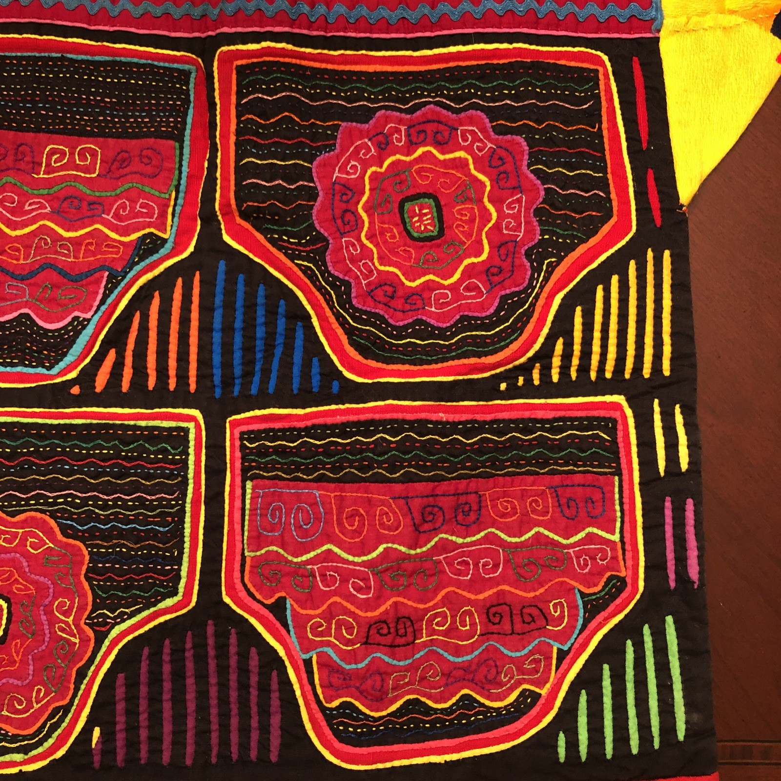 Vintage Kuna Mola Art Blouse Shirt Panama Handmade Floral Embroidered 2 Panels