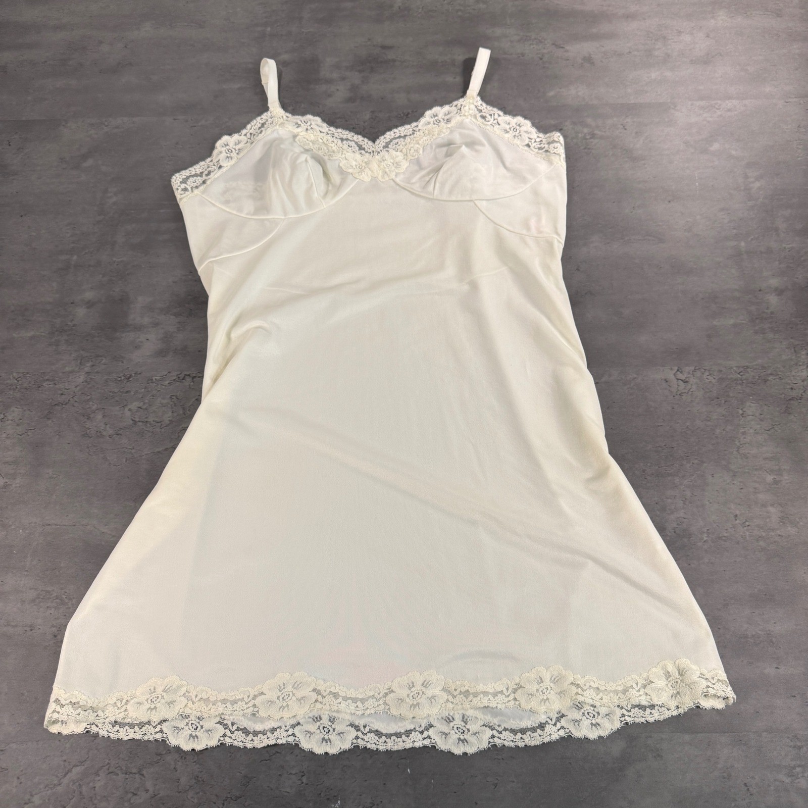 Vintage Sears Doesn’t Slip 42 Cream White Lace Trim Nylon Underdress Teddy