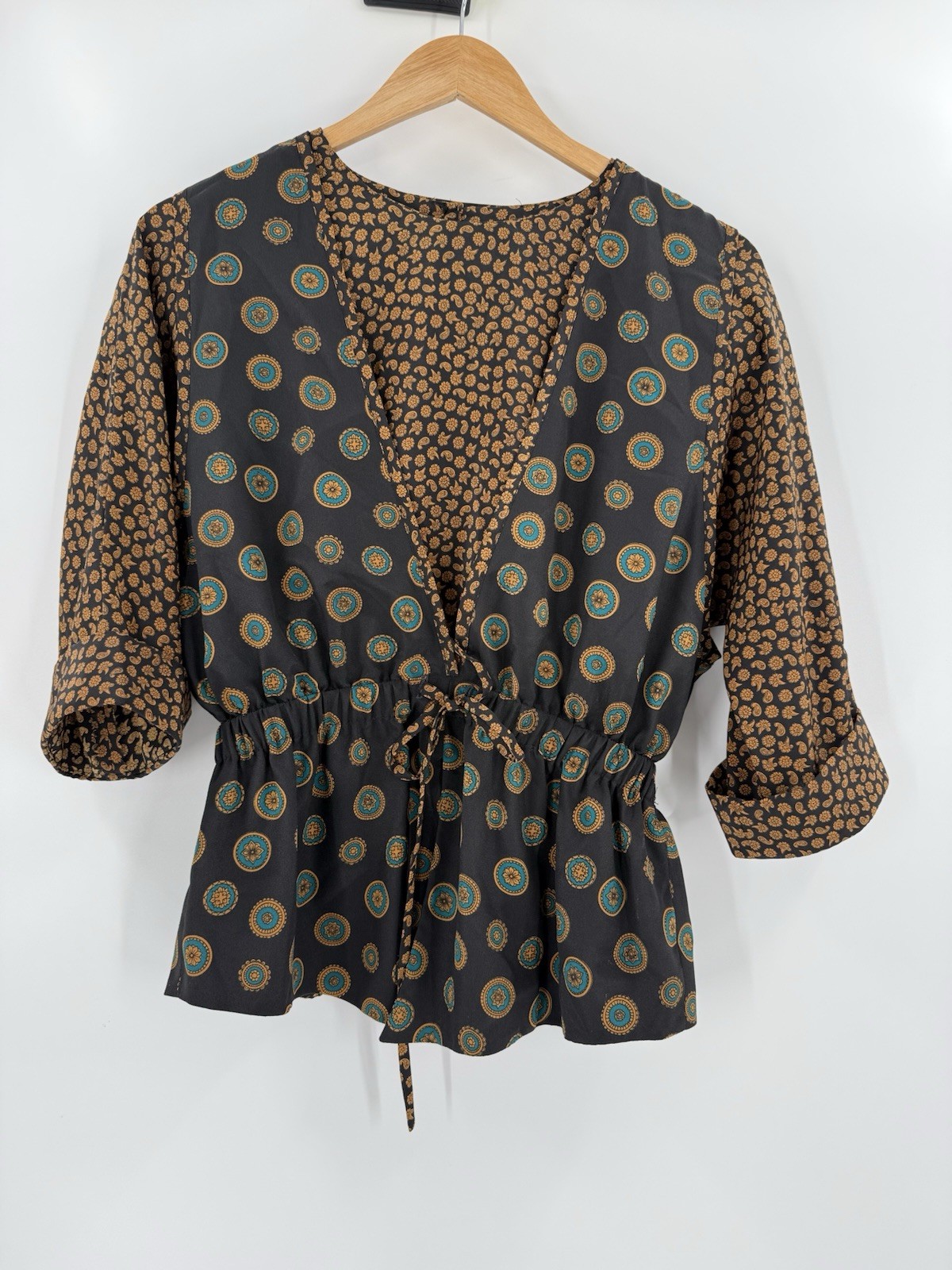 VINTAGE 80’S LESLIE FAY WOMEN’S BLACK/GOLD MEDALLION BLOUSE SIZE PETITE 8 EUC