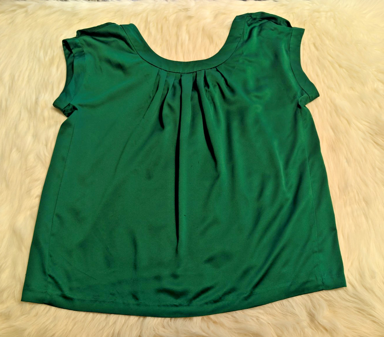 Banana Republic Top Blouse Shirt Large Emerald Green Satin Cap Sleeve Tie Bow
