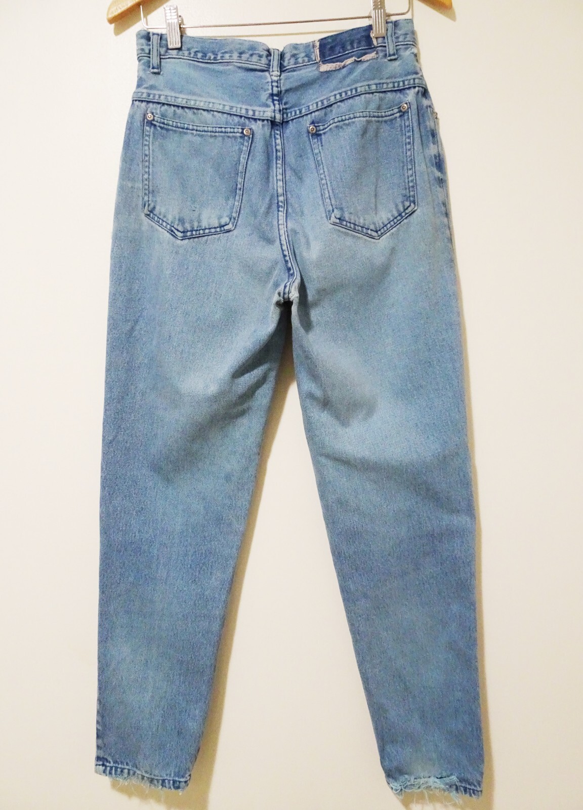 30×28.5 Vtg 90s Women’s L.A. Blues Mom Jeans High Waist Tapered Distressed Jeans