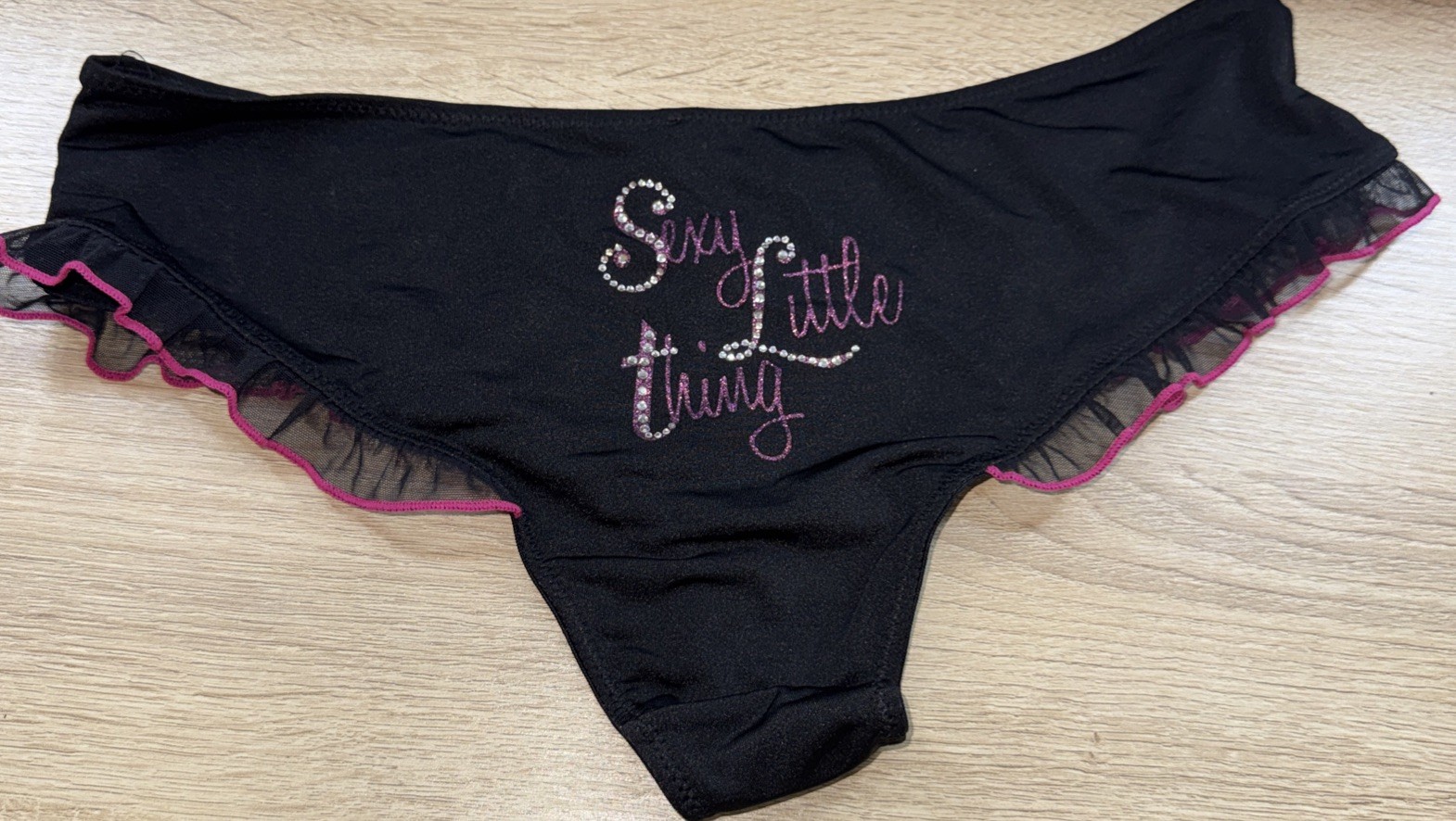 VTG Victoria’s Secret S Sexy Little Thing Black Pink Satin Flutter Panties Large