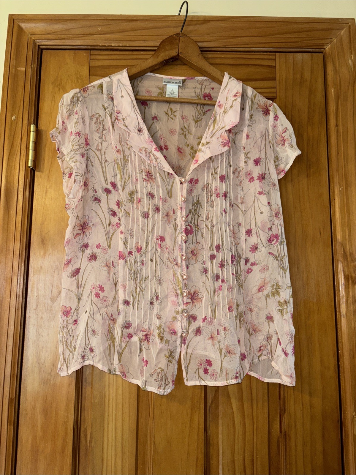 Vintage Silk Sheer Pink & Floral top Sz L Faux Pink Pearl Buttons Cap Sleeve