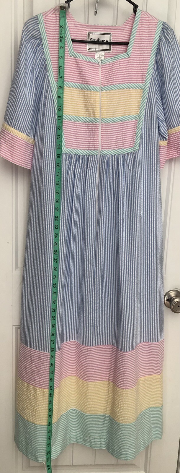 Sm Vintage Pastel Striped Seersucker Housecoat Cotton/Polyester Made in Taiwan.