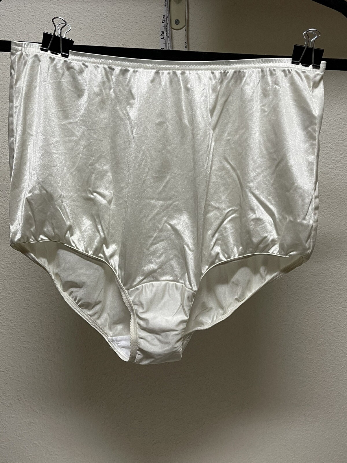 VTG Vanity Fair Panties Butter Soft Nylon Second Skin Hi-Cut Panty Briefs 7/44