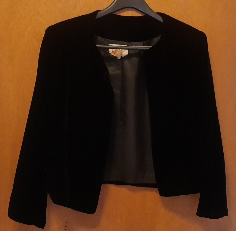 Elissa Vintage Women’s Ultra-soft Black Velvet Jacket Shrug (Size 14)