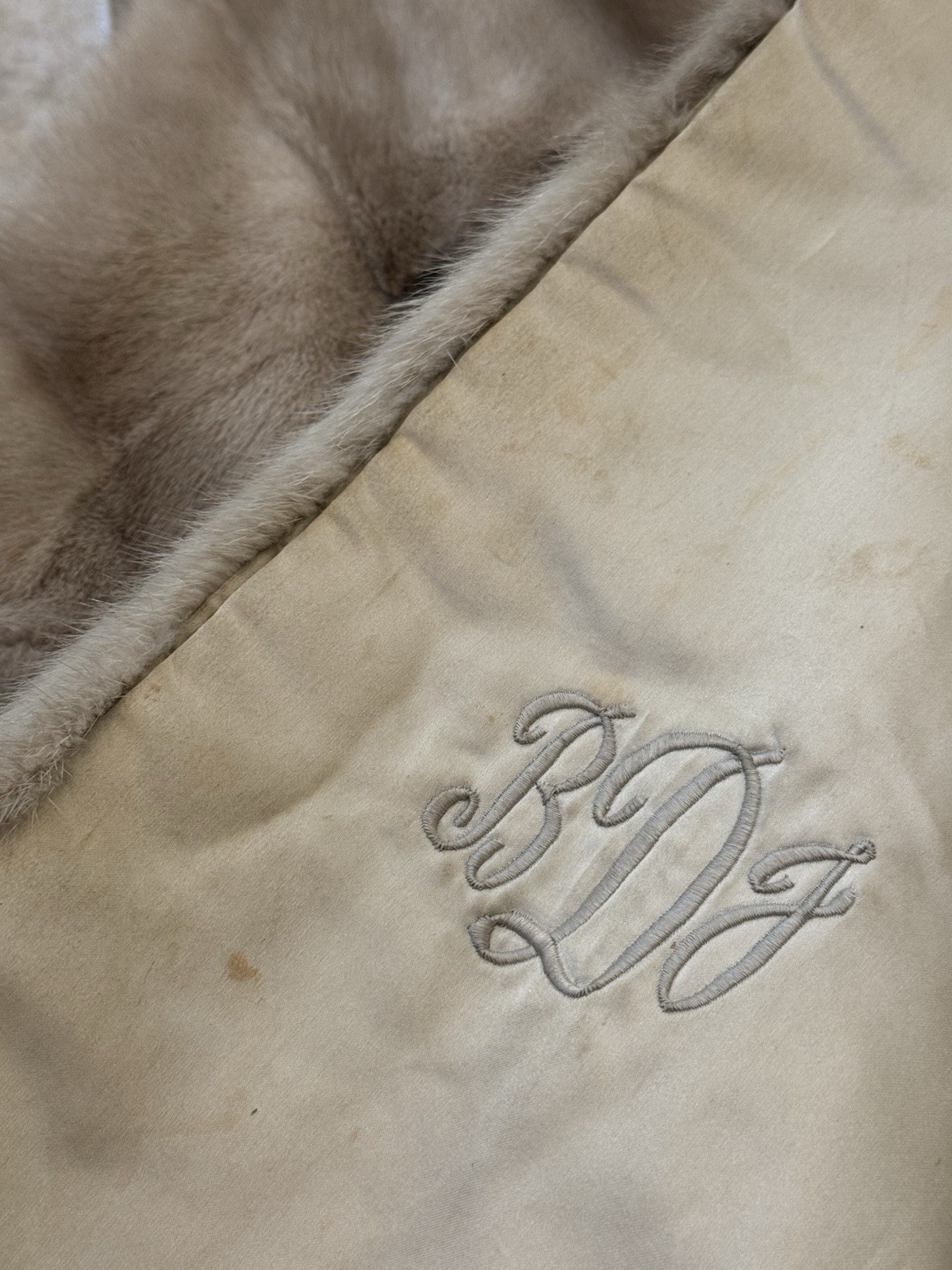 Vintage Dark Blonde Mink Women’s Stole/Cape One Size Fits Most