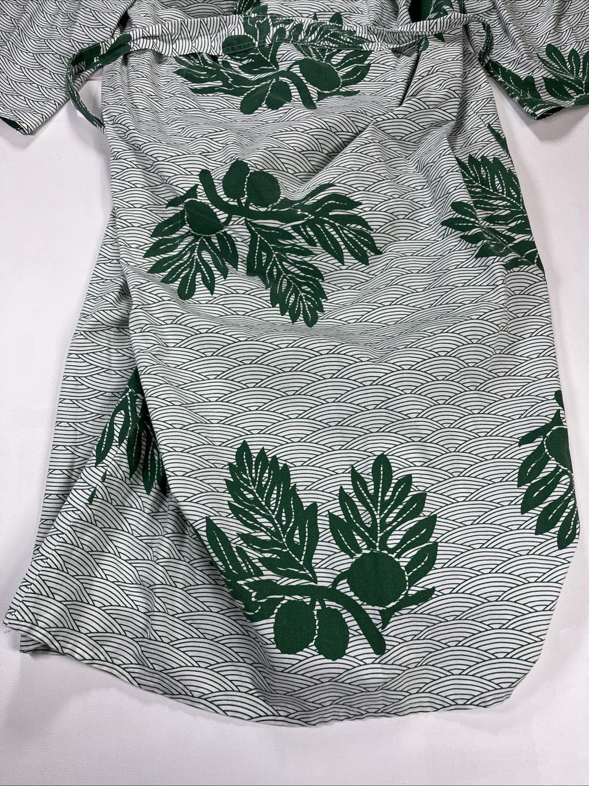 Vintage Hilton Hawaiian Village Kimono Robe Green White Floral Tropical Aloha