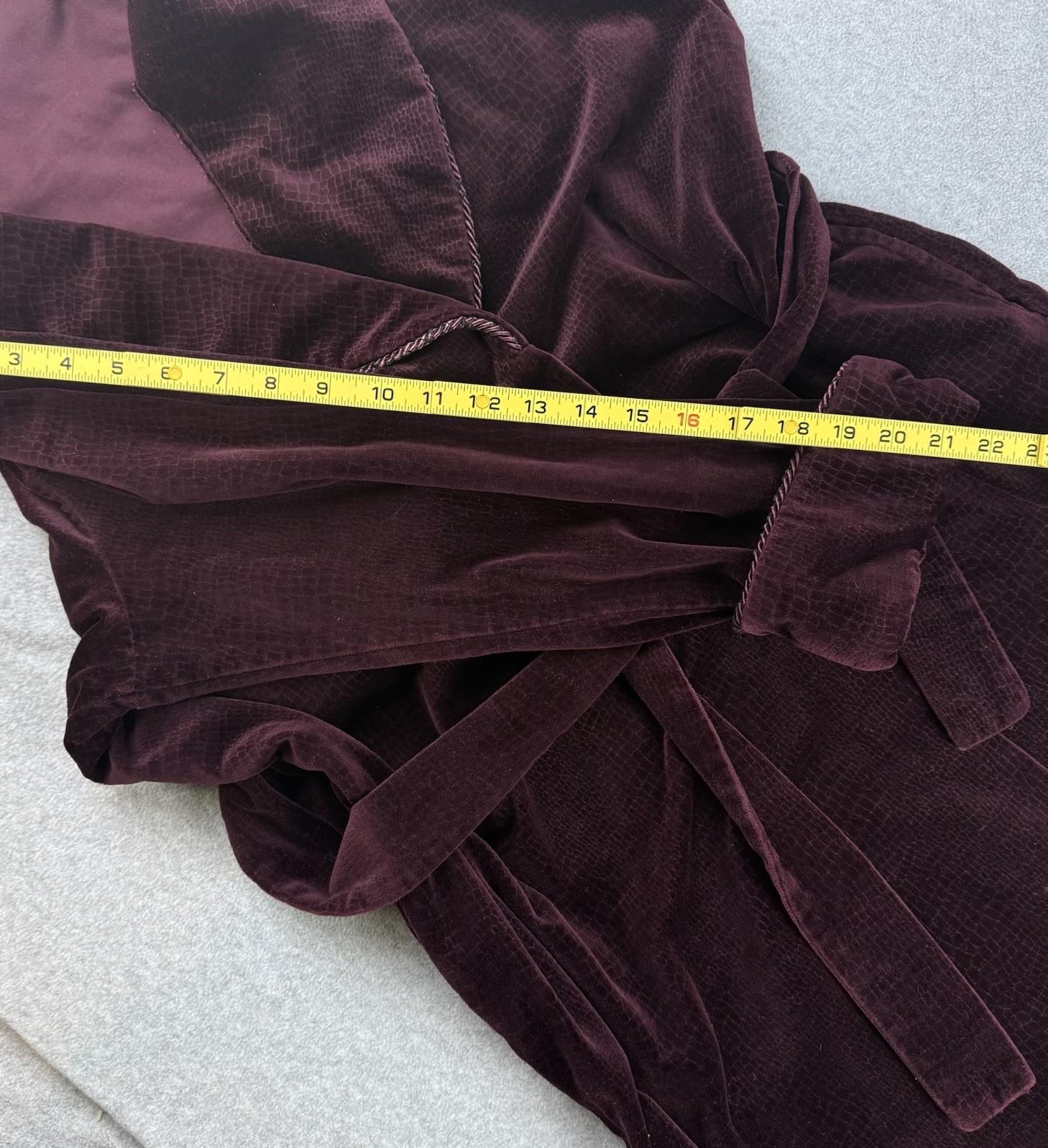 Diamond Tea Velvet Velour Robe Sz Medium Women’s Burgundy Corded Trim Long VTG