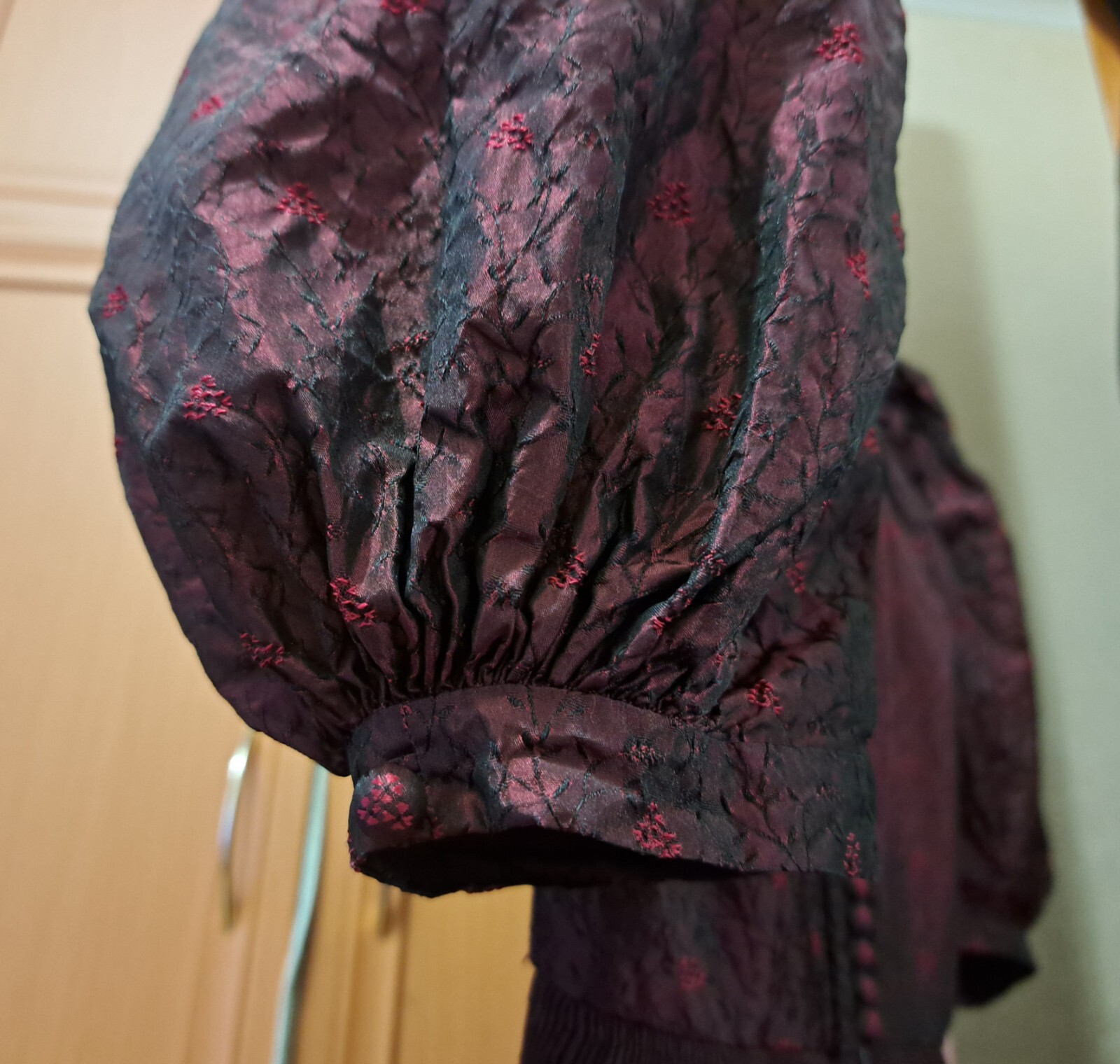 Vtg Edwardian Revival Gothic Burgundy Dress S C-D Bust Silk Blend Puff Sleeves