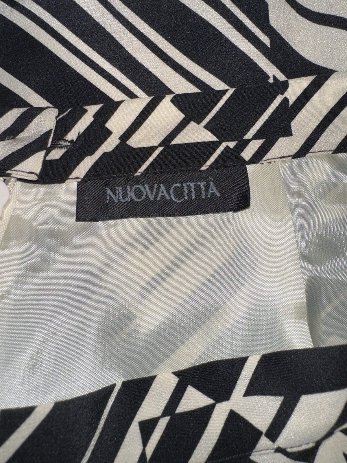Vintage Nuovacitta Italian Silk Skirt Cream & Black Abstract Size 42 (~Small)