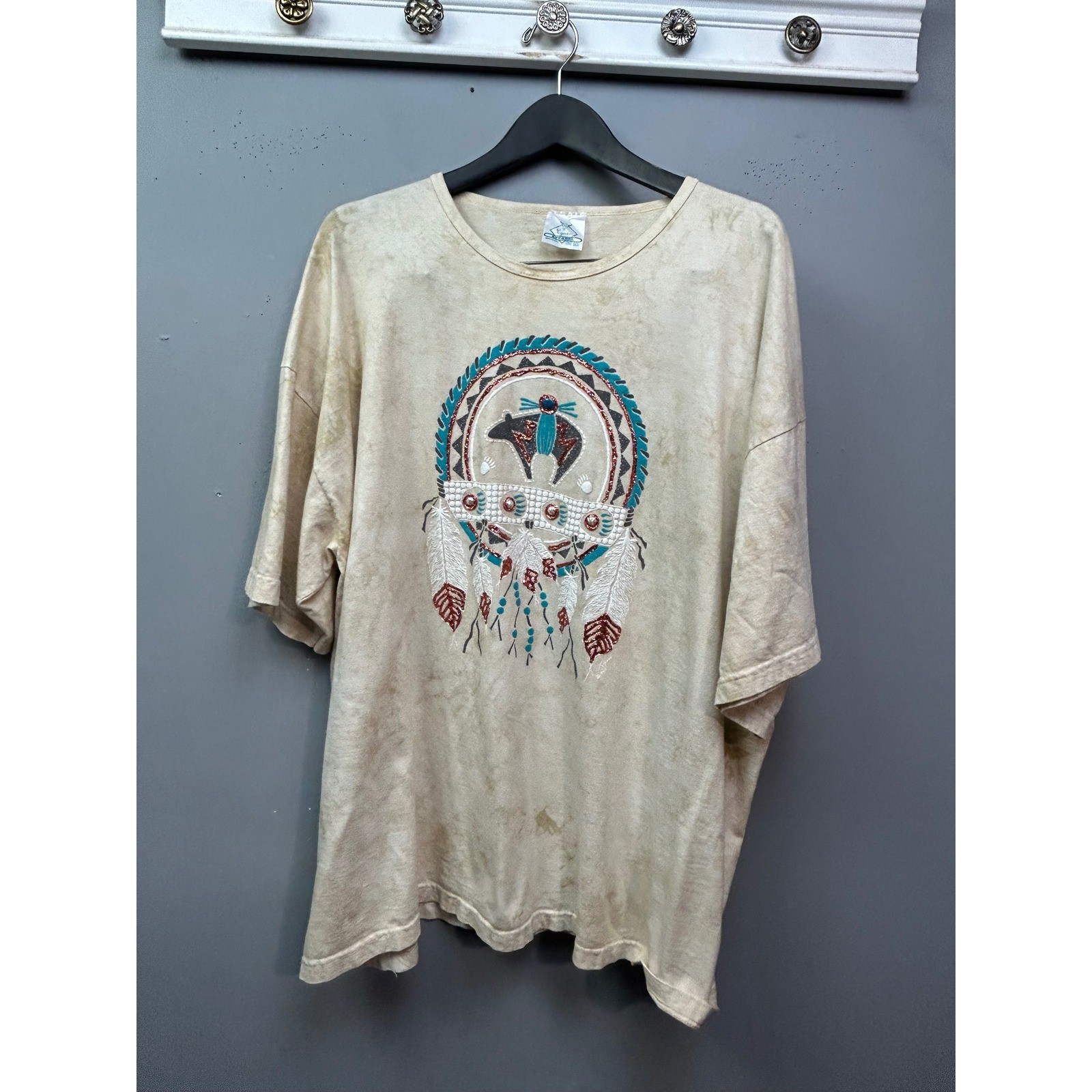 Lynée Apparel T-Shirt Womens OS Tan Vintage 1994 Southwestern Dreamcatcher Bear