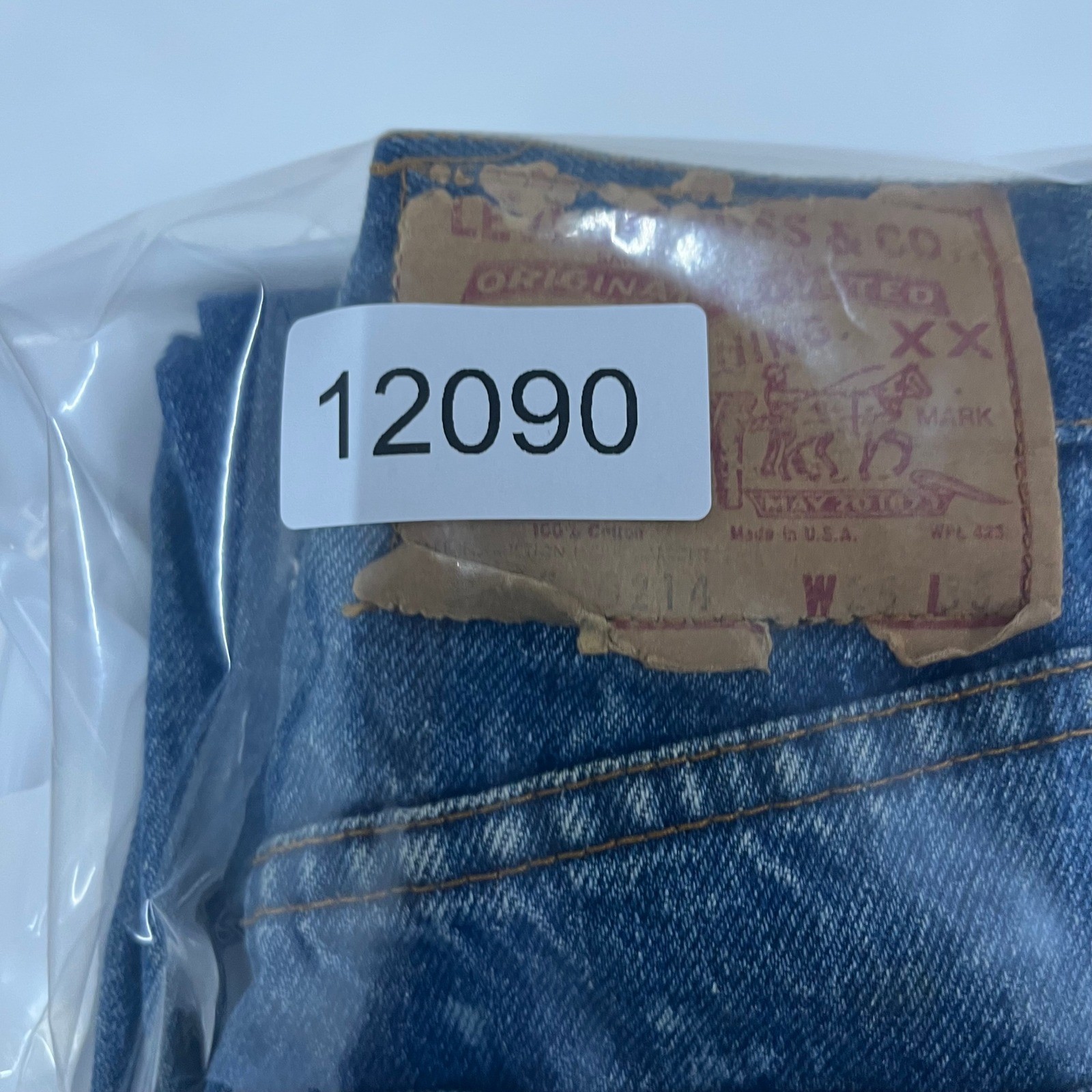 Levi’s Jeans Womens Size 22 Blue Distressed Straight Leg Denim USA Made 514 Fair