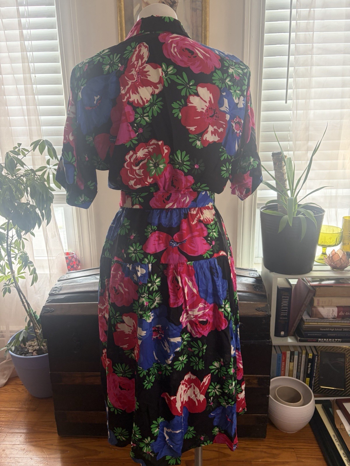 VTG Collared Floral Dress w Shoulder Pads, Buttons & Belt Made in USA Sz 13/14