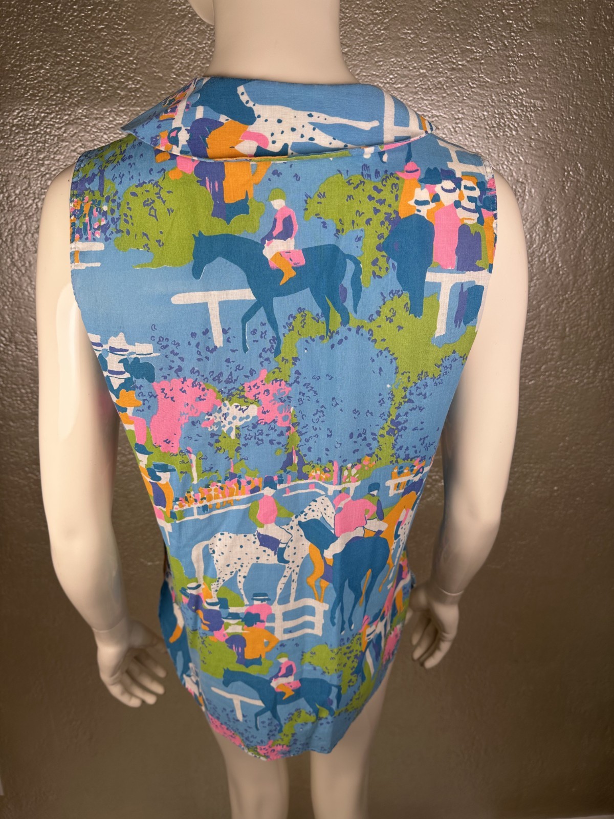 Vintage 1960s SHIP N SHORE Blue Multicolor Cotton Short Sleeve Shirt Derby Horse