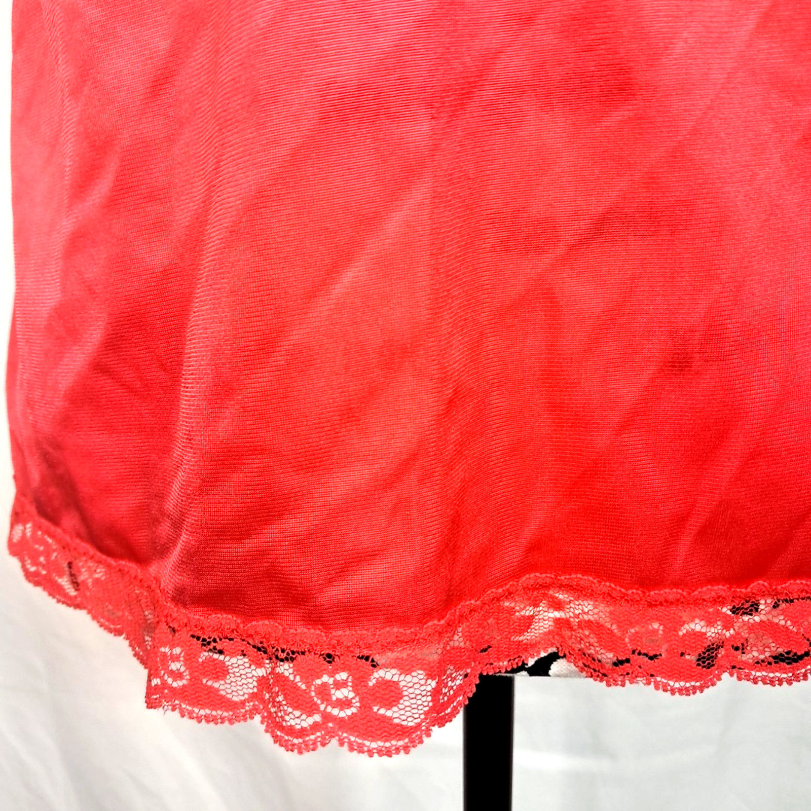 Vintage Dawn to Dusk Lace Satin Nylon Tank Cami Top Size M Red Goth Fairygrunge