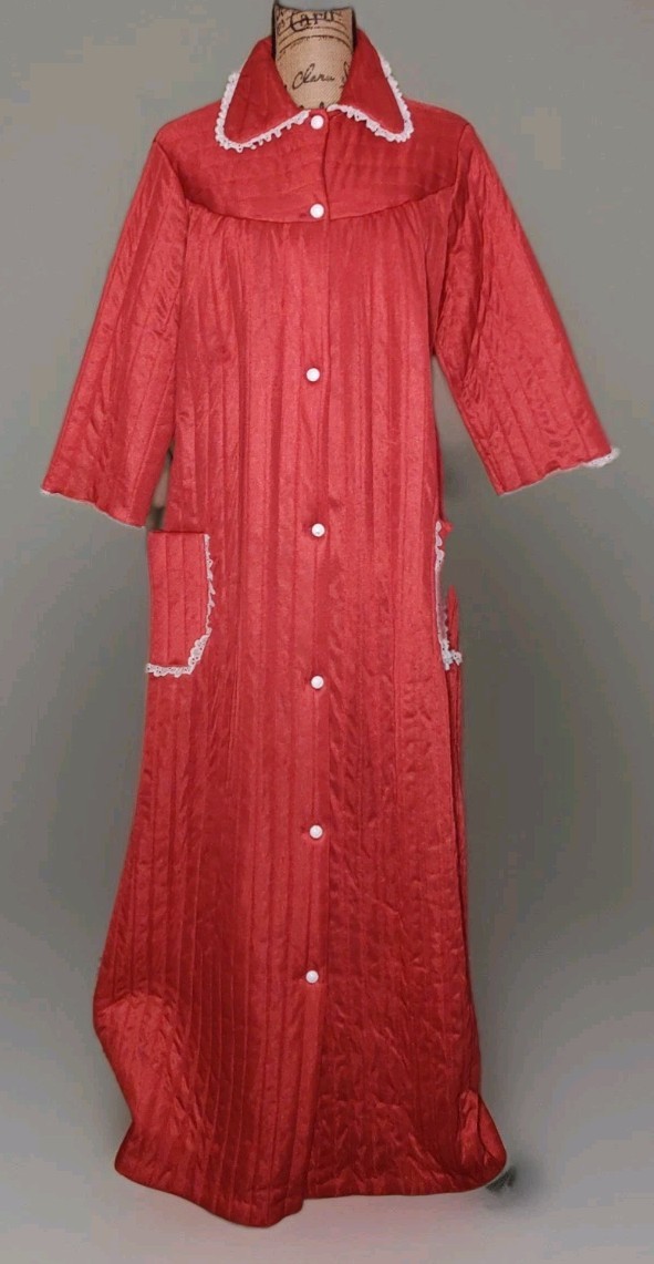 Vintage 1970s Red Quilted Button Front Robe Pockets Lace Trim- Women’s M/L