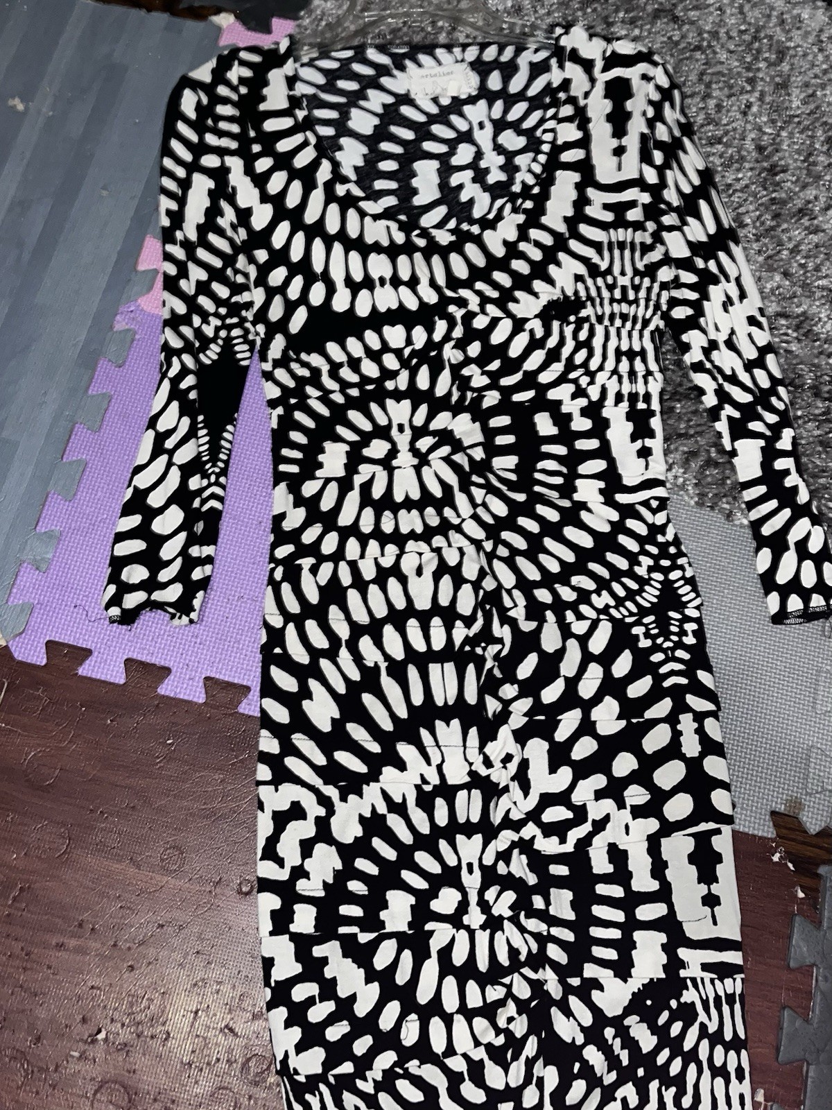 Nicole by Nicole Miller Women’a SIZE SMALL , 3/4 Sleeve Black/white Dress Rayon
