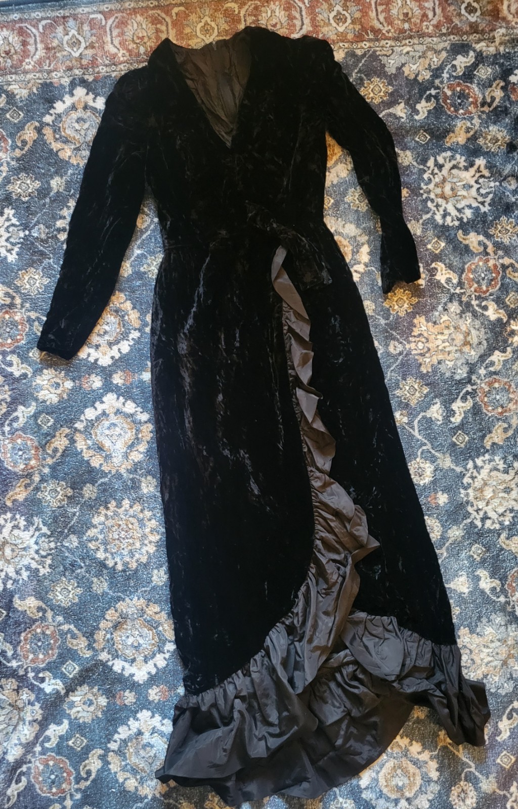 Vintage Black Velvet Maxi Dress Long Sleeve Formal Evening Dress