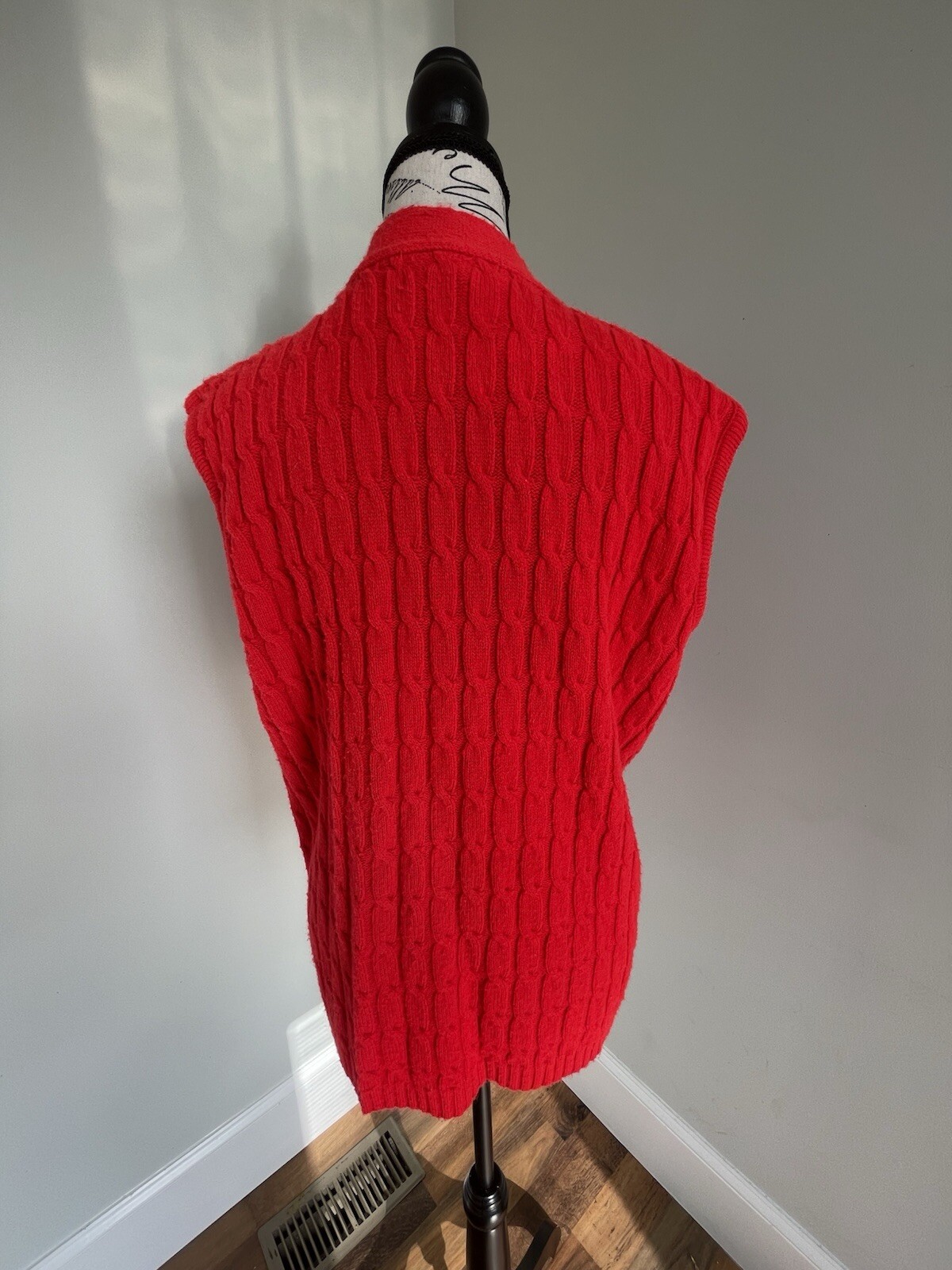 Vintage Billie Jo Woman’s Red Cable Knit Cardigan Sweater Vest Read