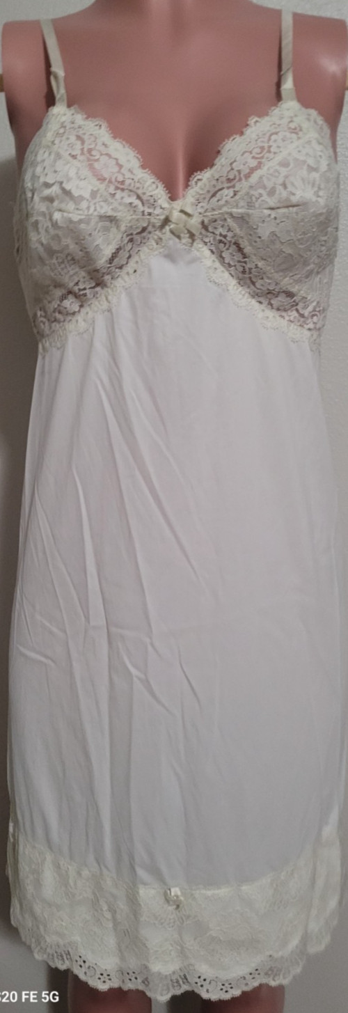Vanity Fair White Nighty Size 34 Untagged