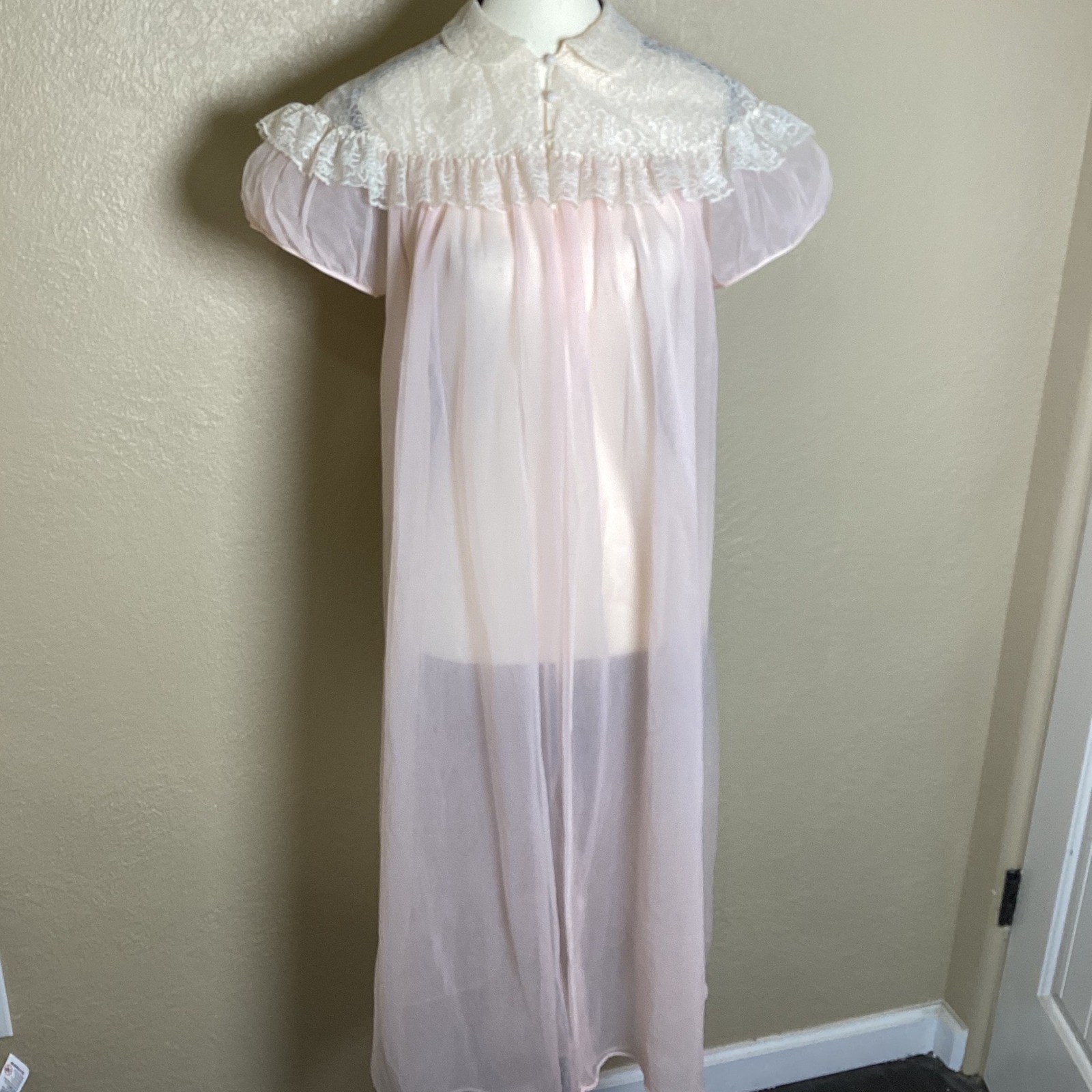 Vintage Kickernick Pink Sheer Nylon Peignoir Robe Lace Ruffle Maxi Gown Lingerie