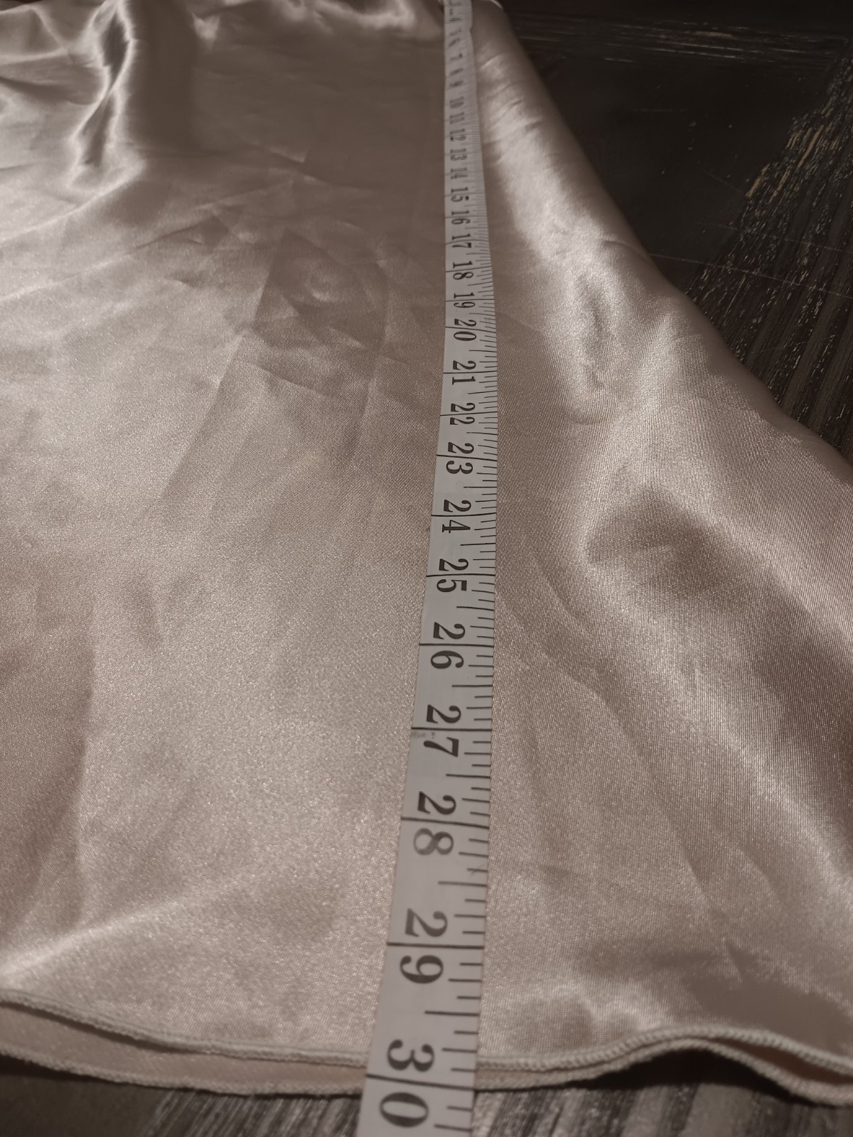 Express Satin Half Slip Beige Size L Regular Waist to Hem 30 in MPN 6701 skirt