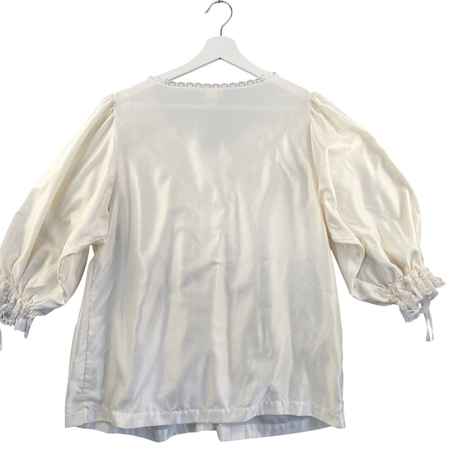 Barbizon Womens Medium Cuddleskin Vintage Pajama Top Ivory Satin Embroidered